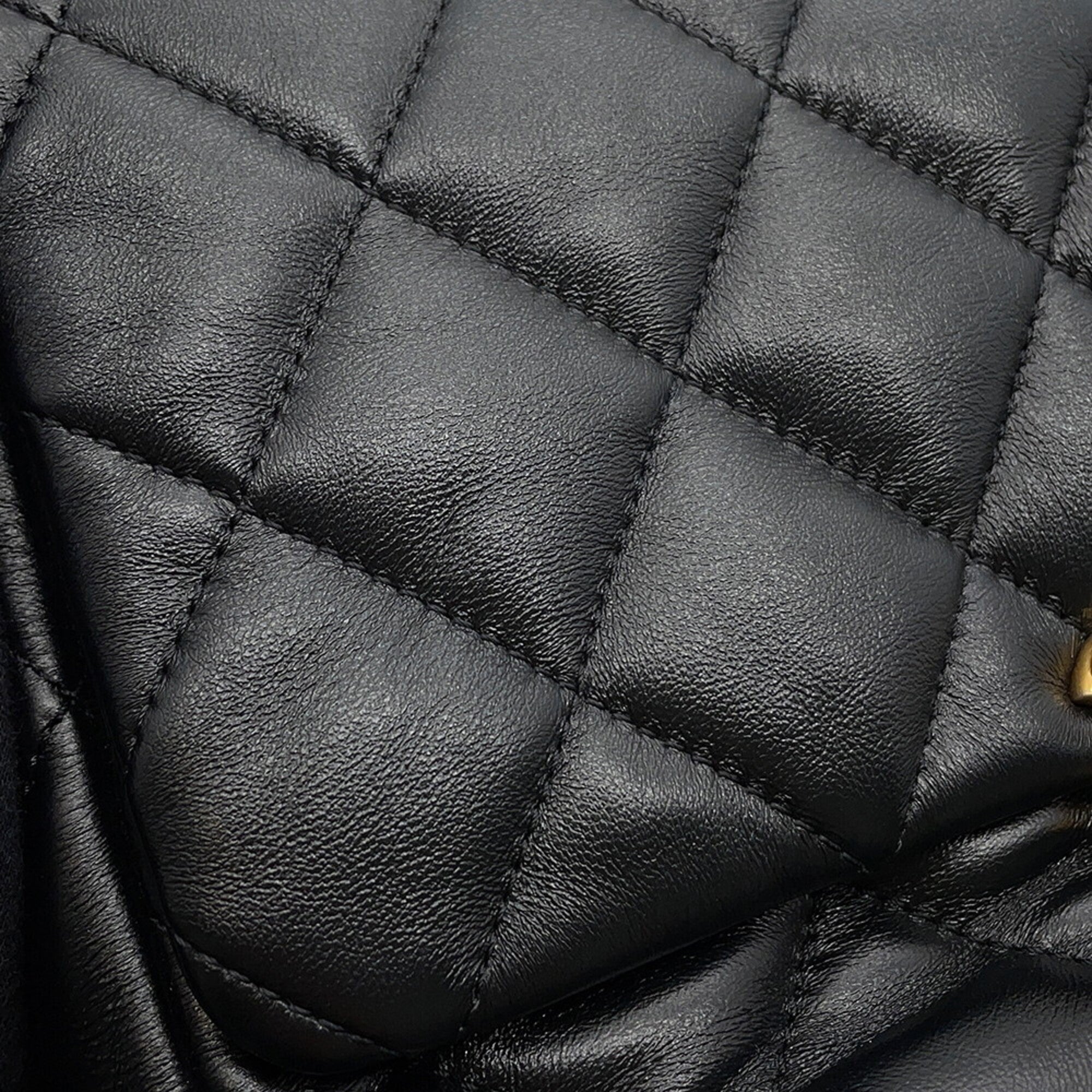 Chanel Black Leather Handbag Shoulder Bag (Pre-Owned)