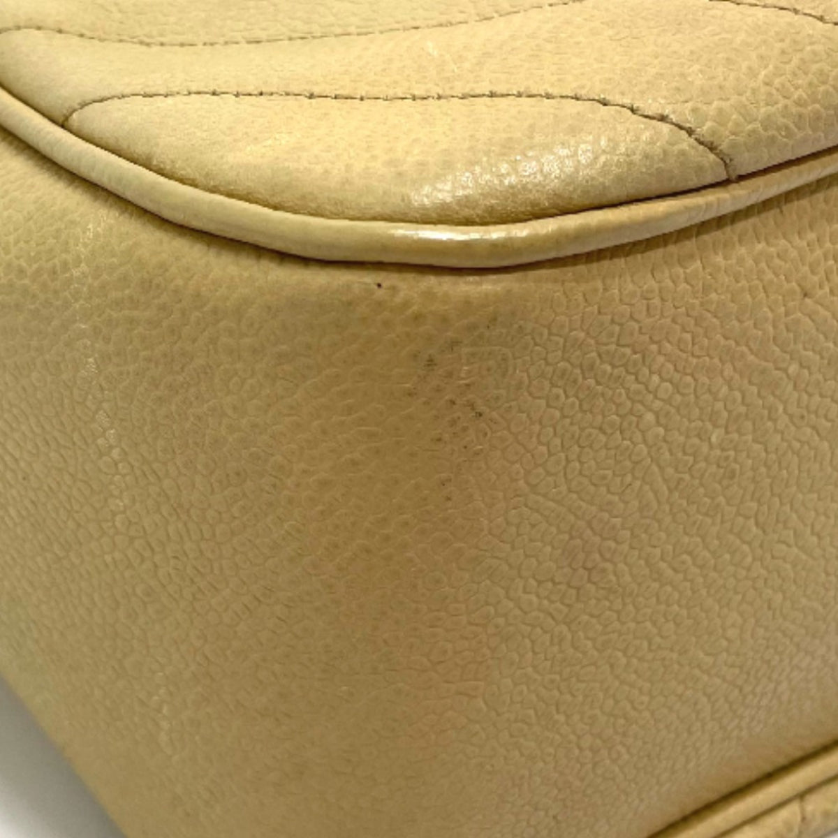 Chanel Beige Leather Shoulder Bag (Pre-Owned)
