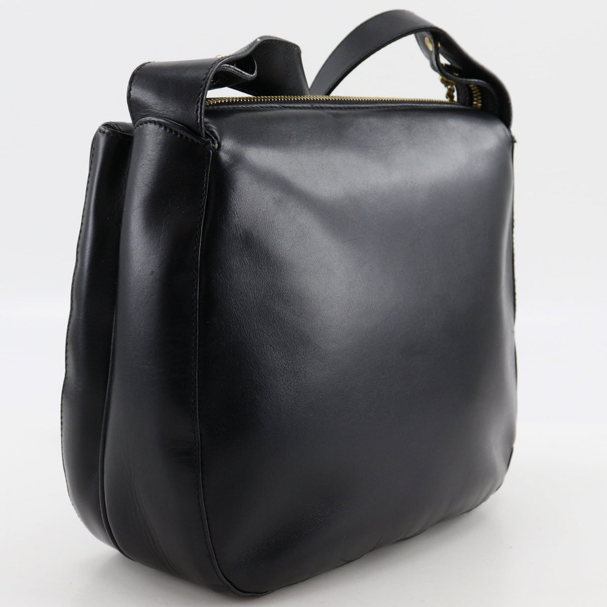 Salvatore Ferragamo Black Leather Shoulder Bag (Pre-Owned)