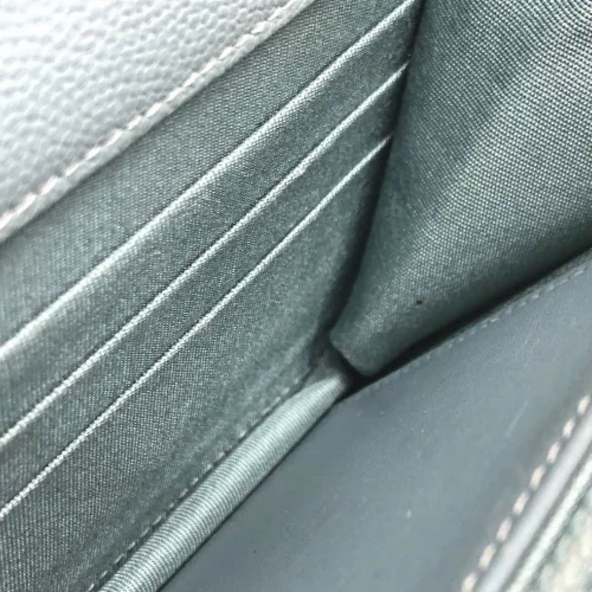 Chanel Blue Leather Shoulder Bag (Pre-Owned)