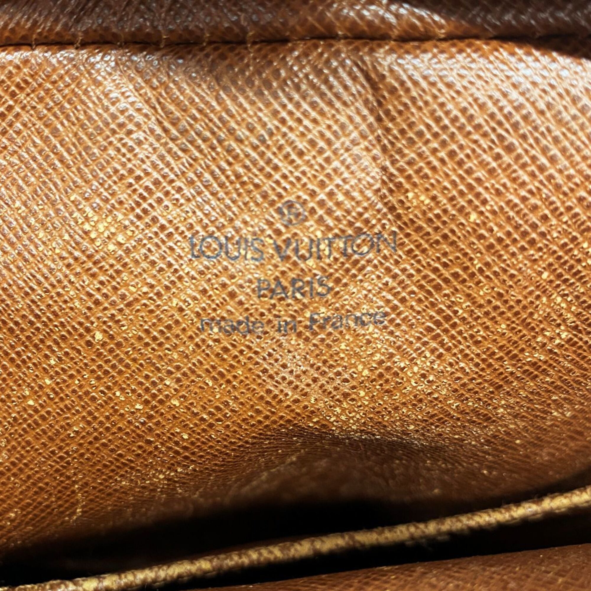Louis Vuitton Brown Shoulder Bag (Pre-Owned)