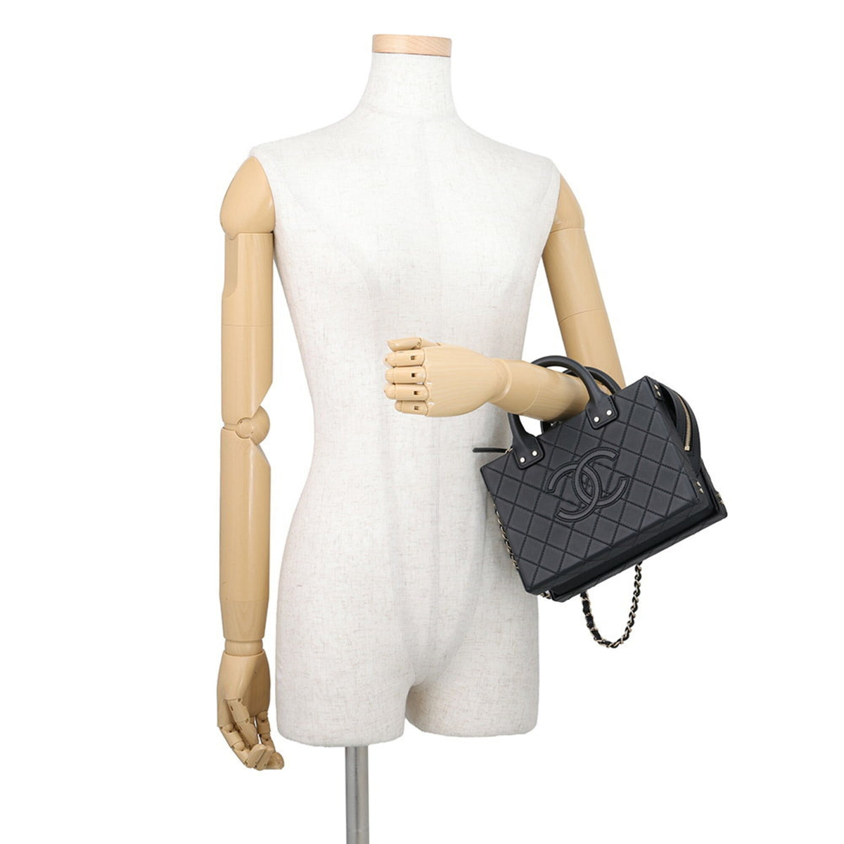 Chanel Matelasse Black Leather Handbag Shoulder Bag Vanity Bag (Pre-Owned)