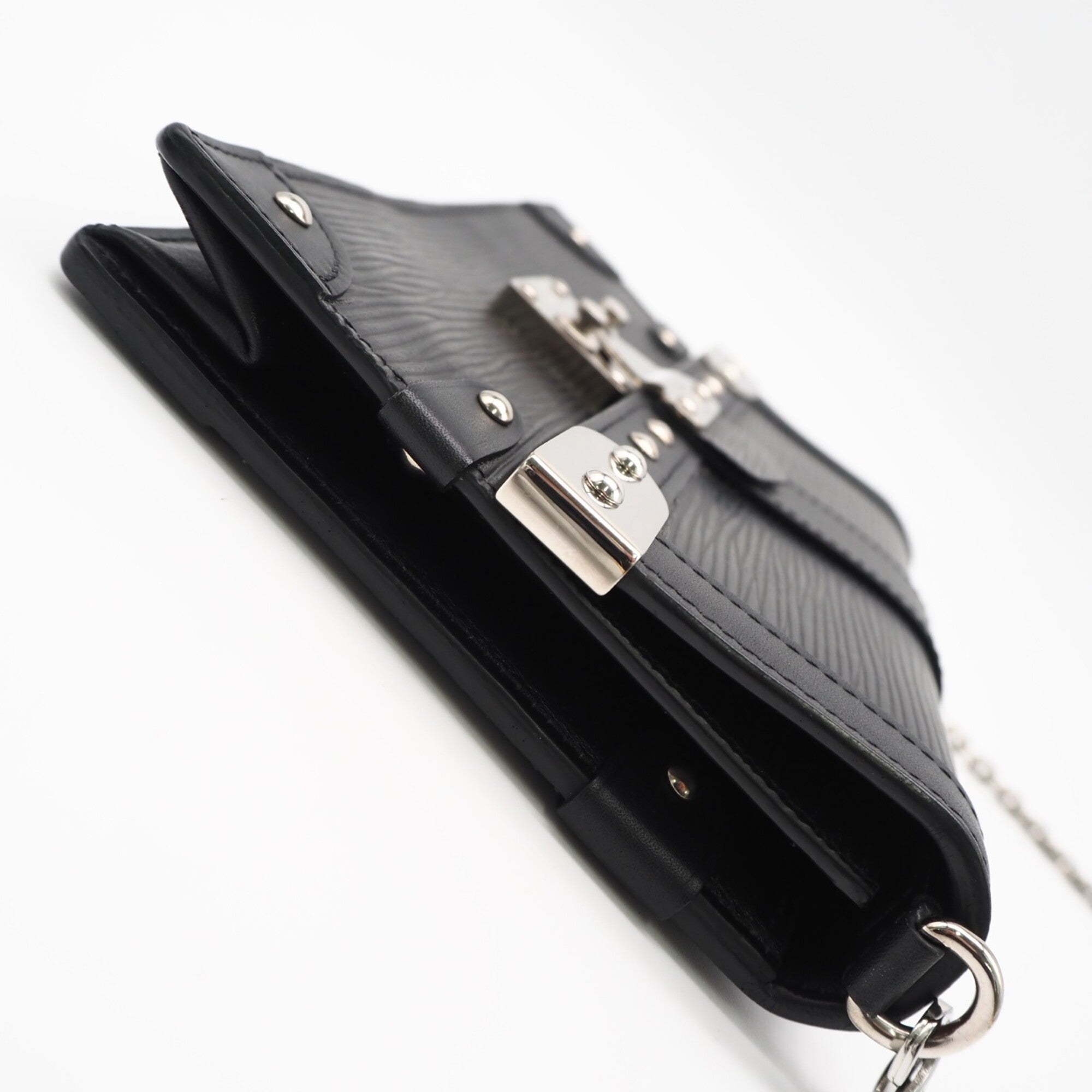 Louis Vuitton Black Shoulder Bag (Pre-Owned)