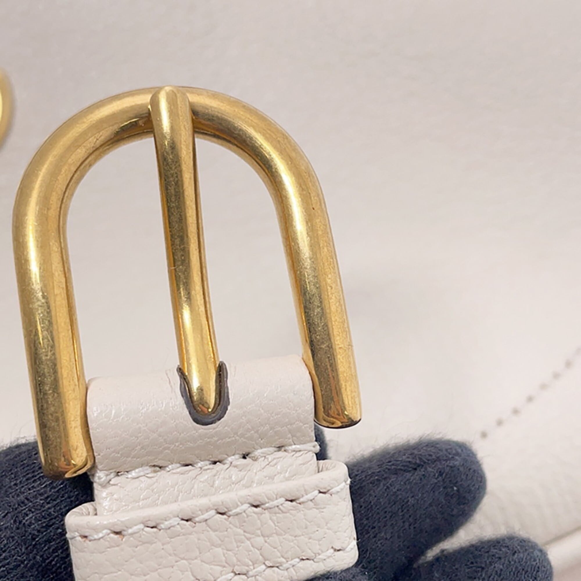 Gucci White Leather Handbag Shoulder Bag (Pre-Owned)