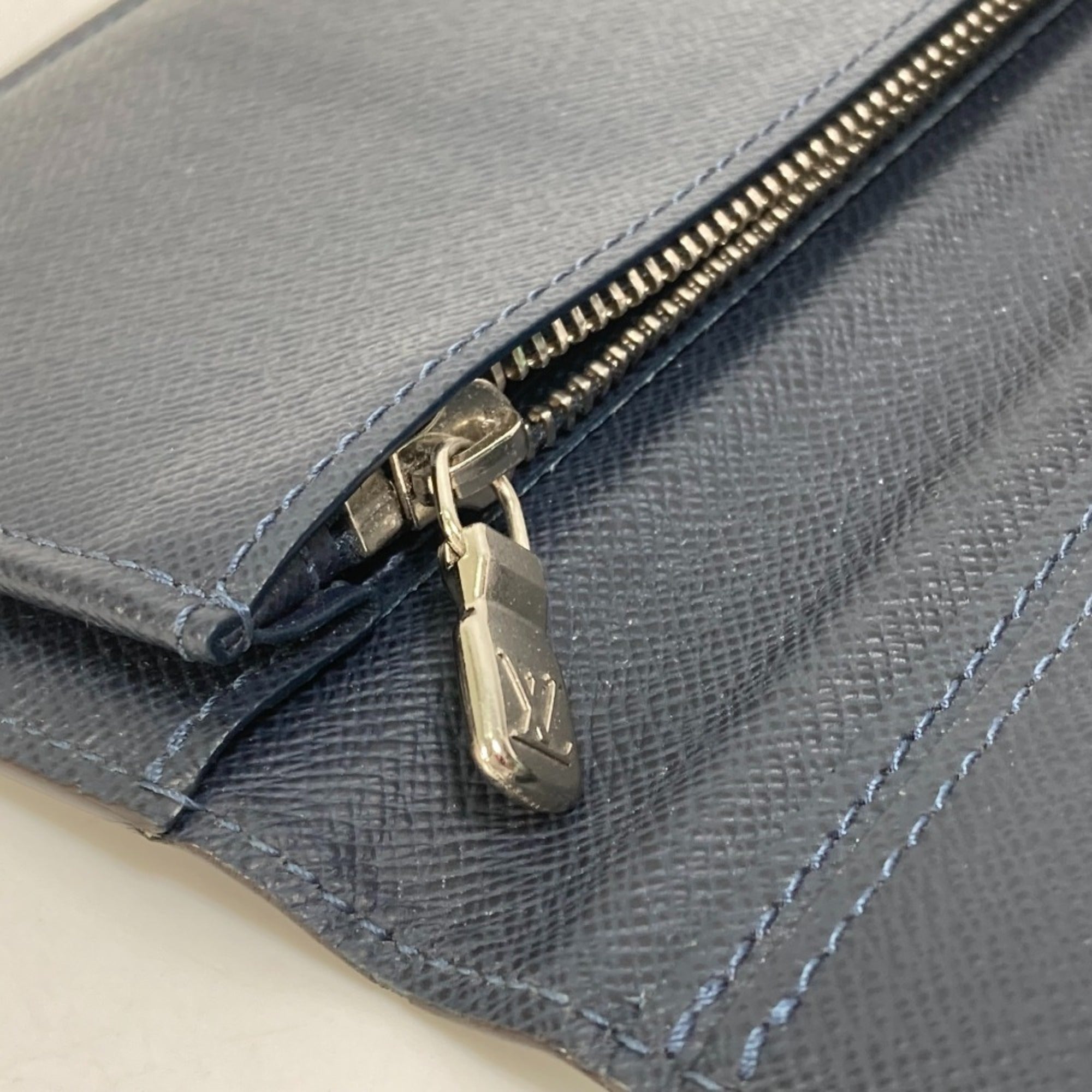 Louis Vuitton Taiga Blue Navy Taiga Leather Long Wallet (Bi-Fold) (Pre-Owned)