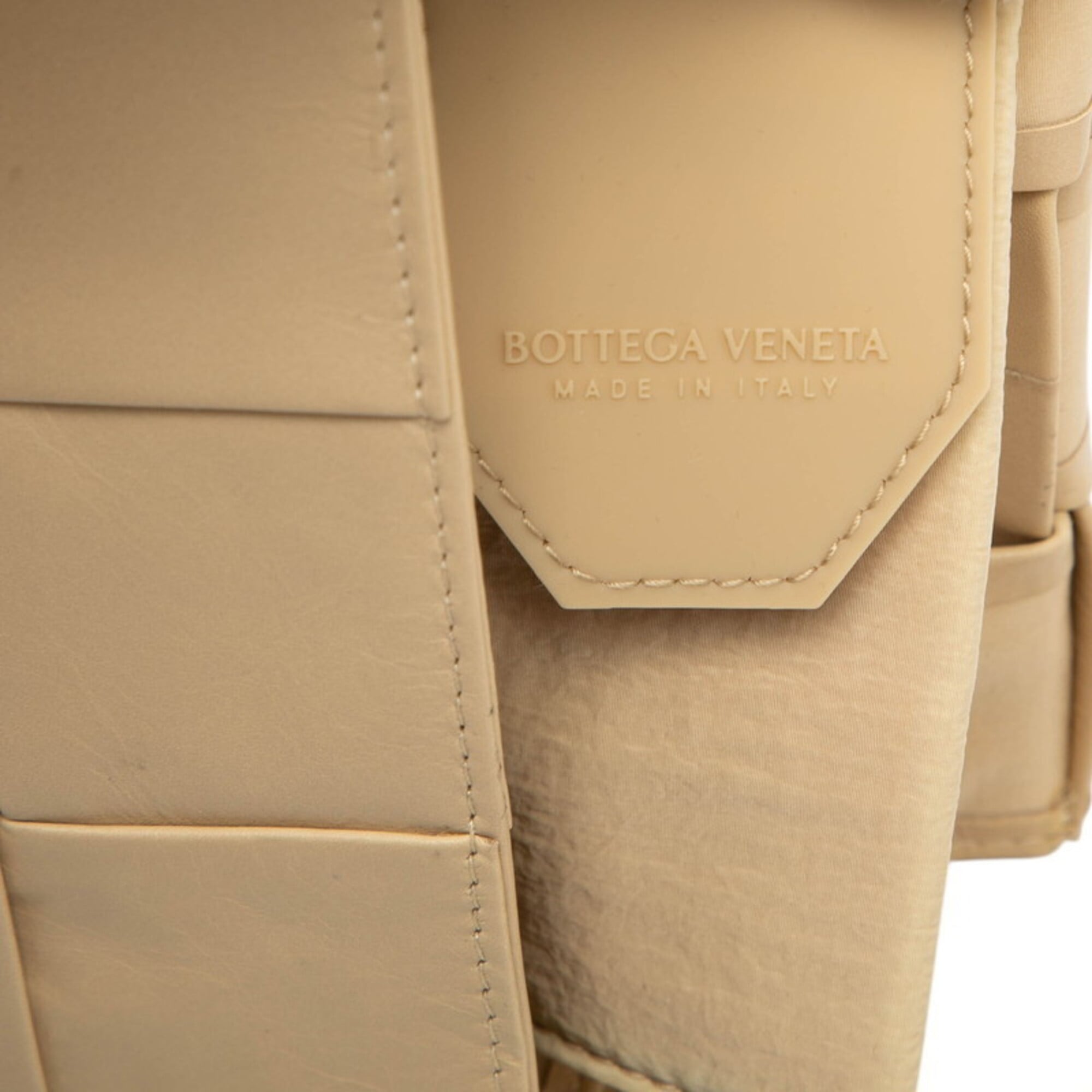 Bottega Veneta Leather Shoulder Bag (Pre-Owned)