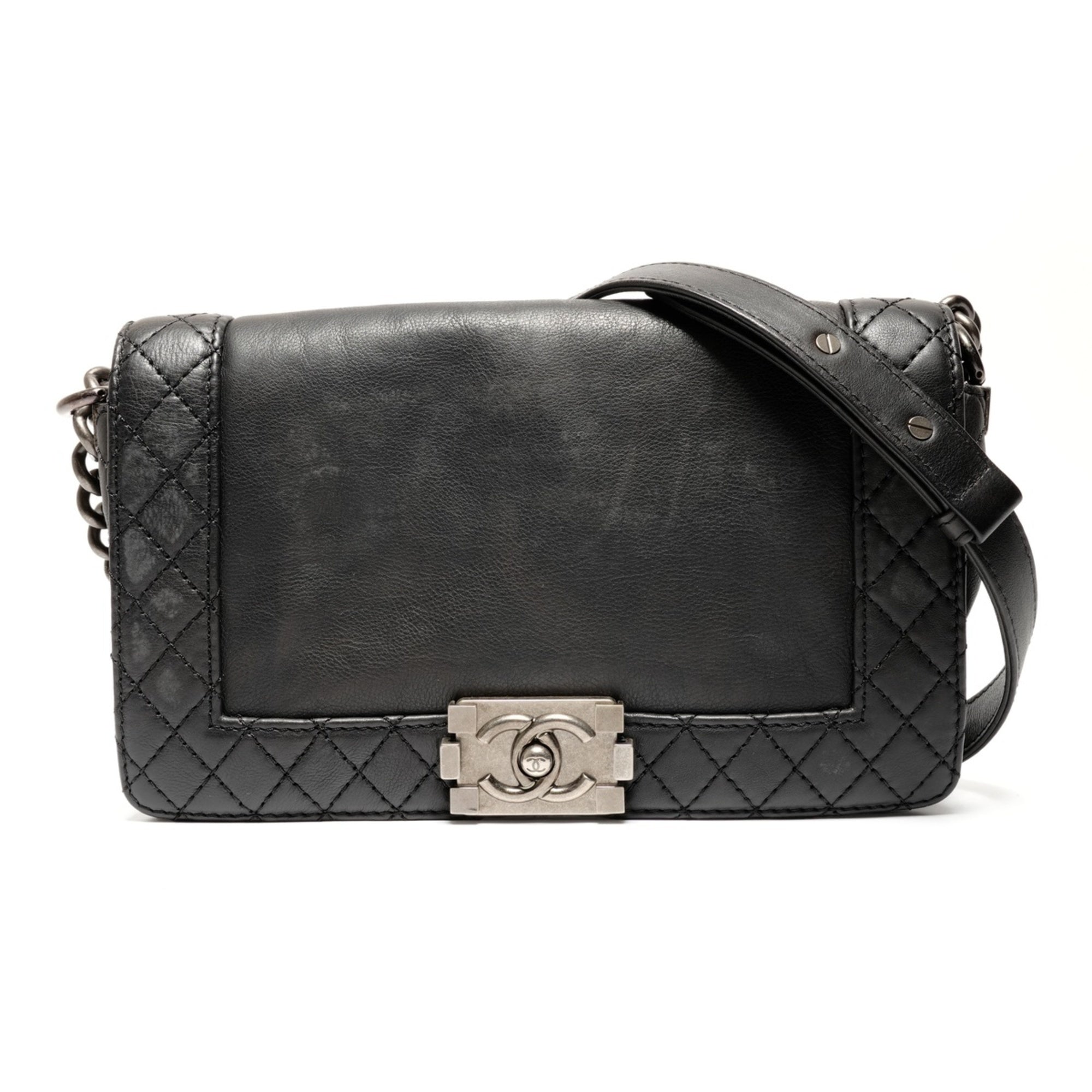 Chanel Black Shoulder Bag (Pre-Owned)