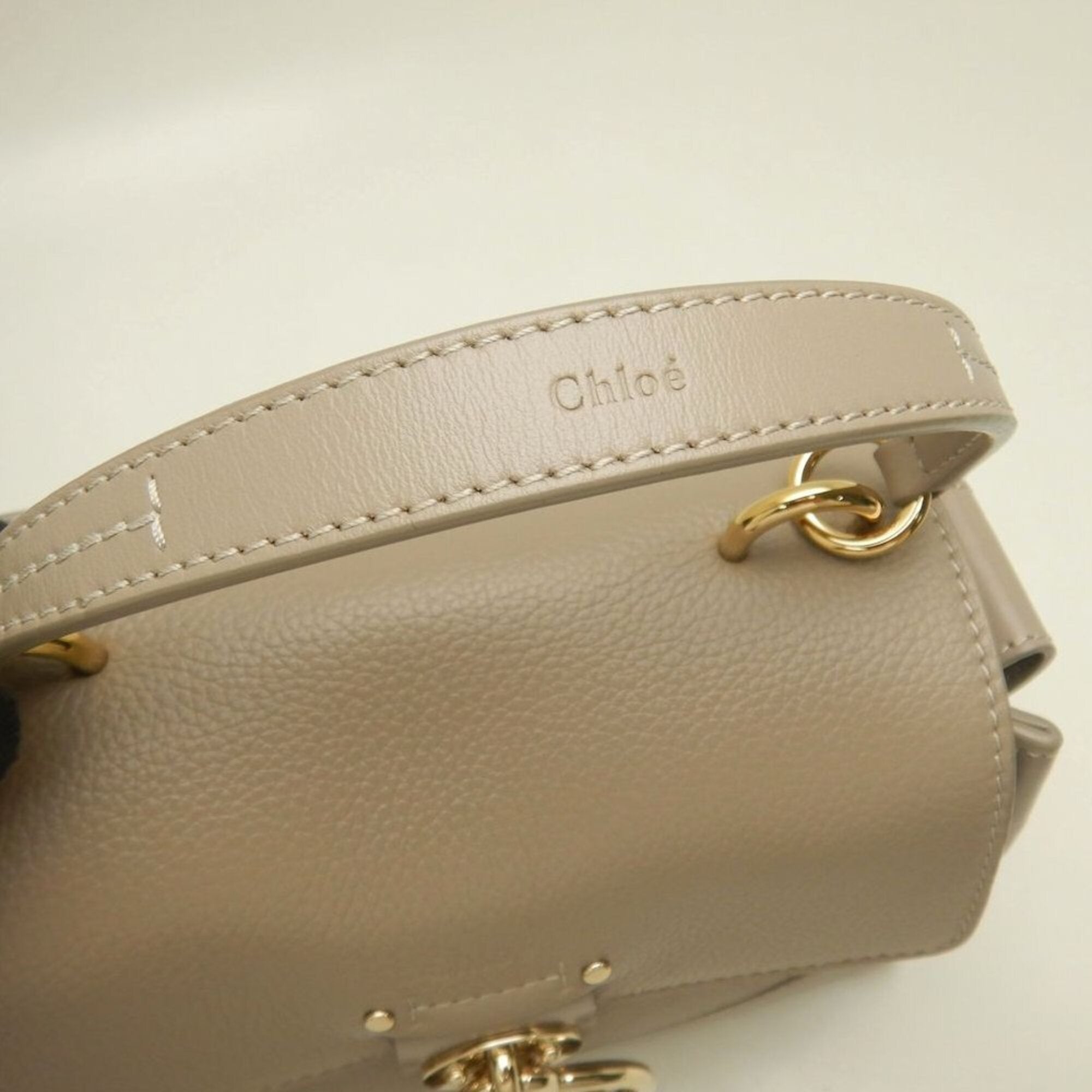 Chloé Grayish Leather Handbag (Pre-Owned)
