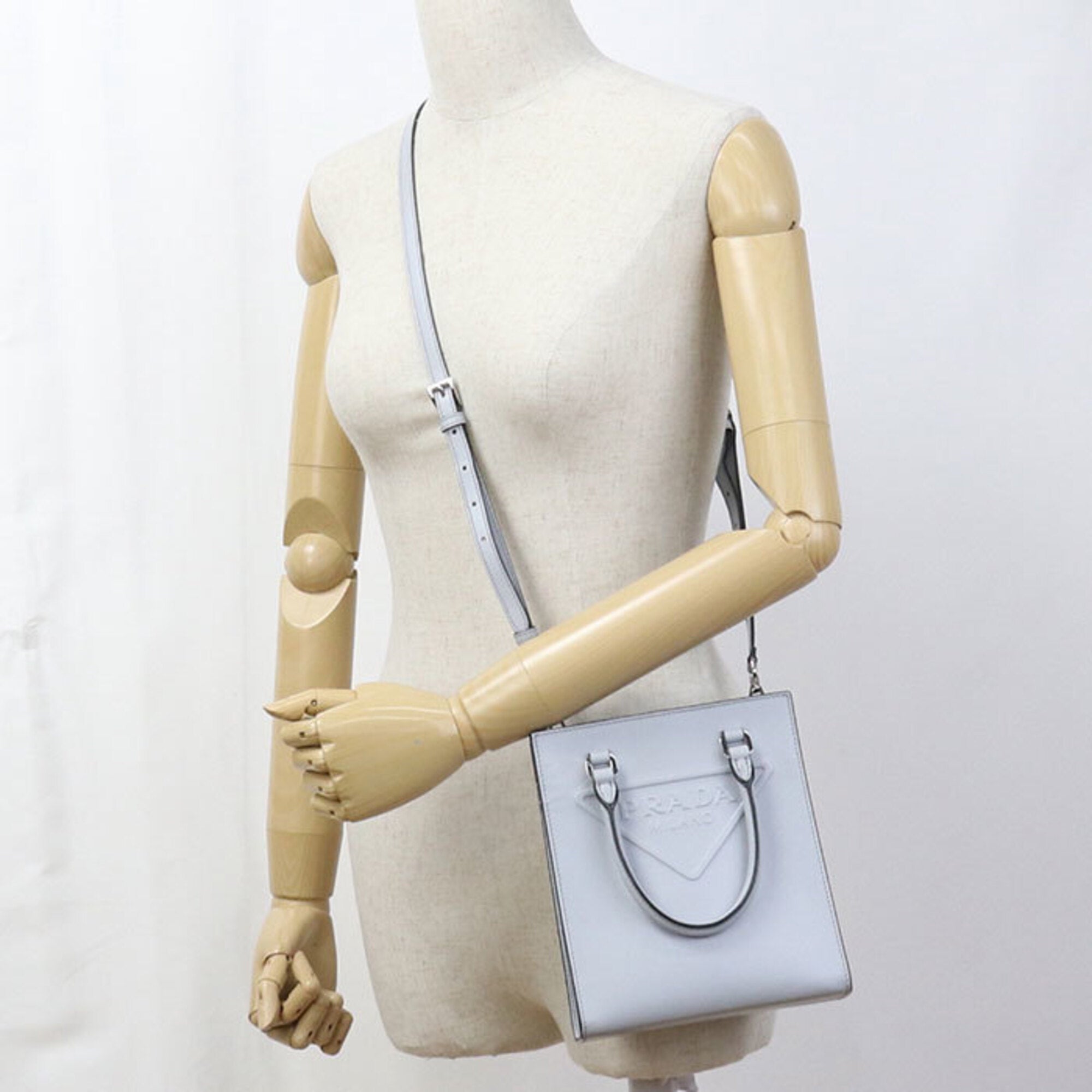 Prada Blue Leather Tote Bag (Pre-Owned)
