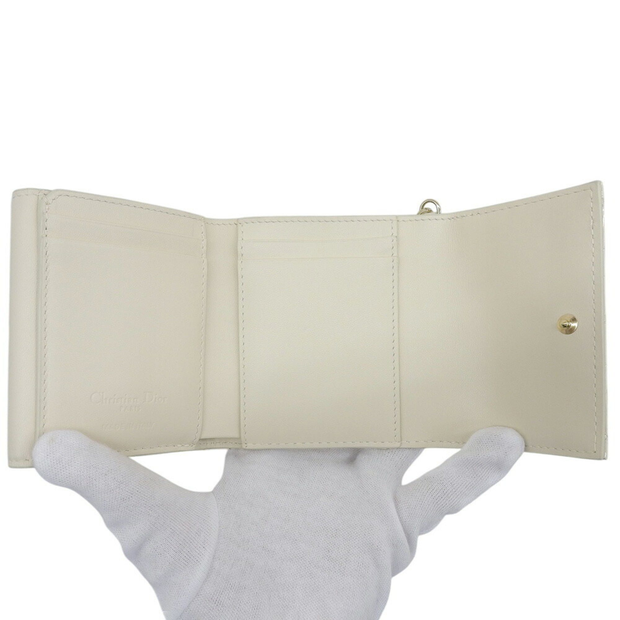 Christian Dior Ivory Patent Leather Wallet (Tri-Fold) (Pre-Owned)