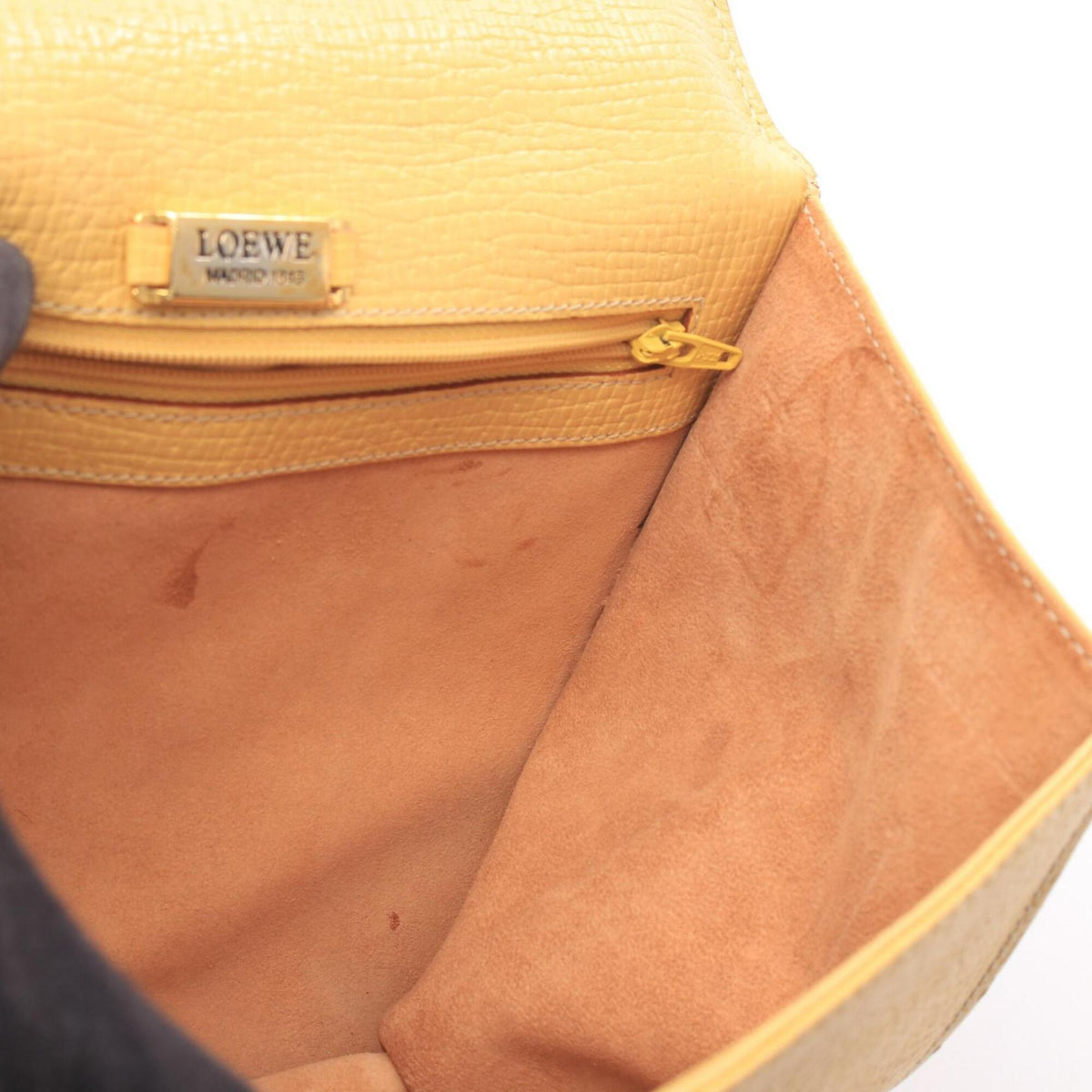 Loewe Yellow Leather Handbag (Pre-Owned)