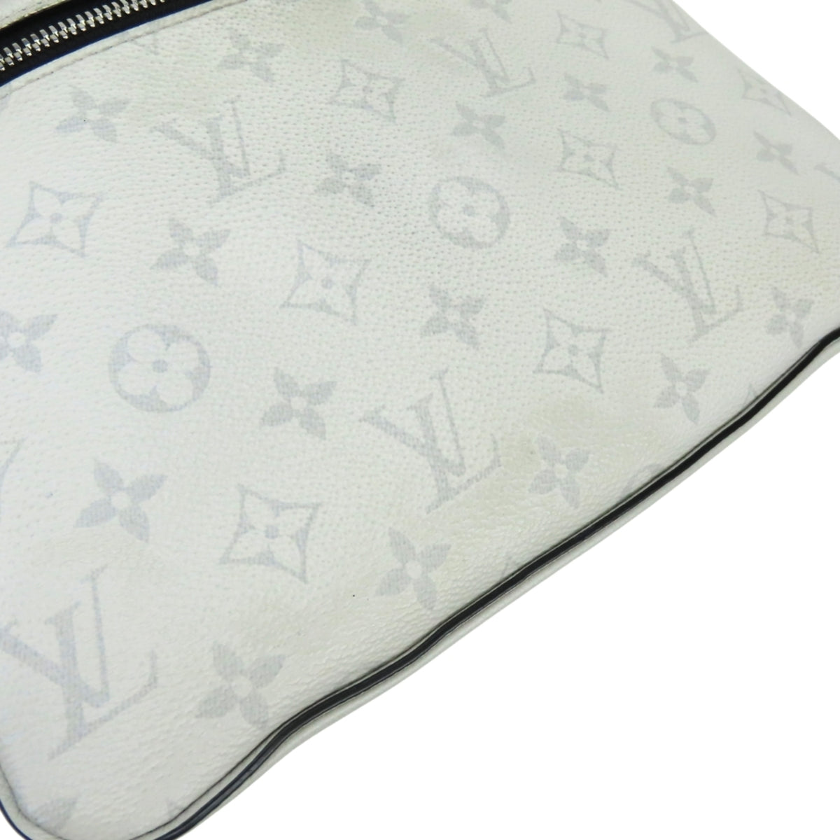 Louis Vuitton Taigarama Gray Monogram Taigarama Shoulder Bag (Pre-Owned)
