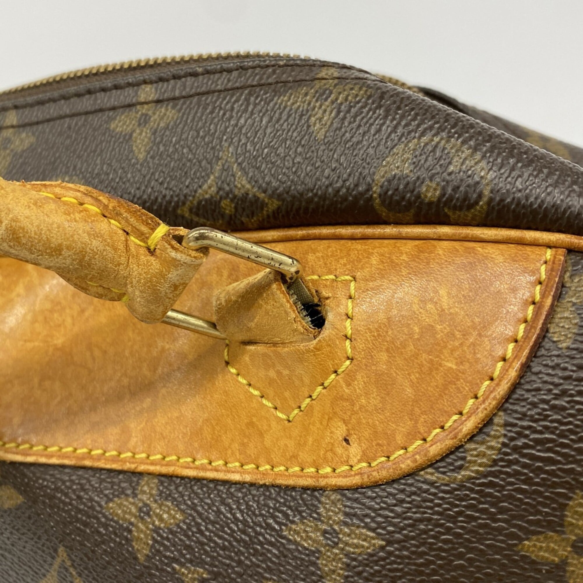 Louis Vuitton Brown Handbag (Pre-Owned)