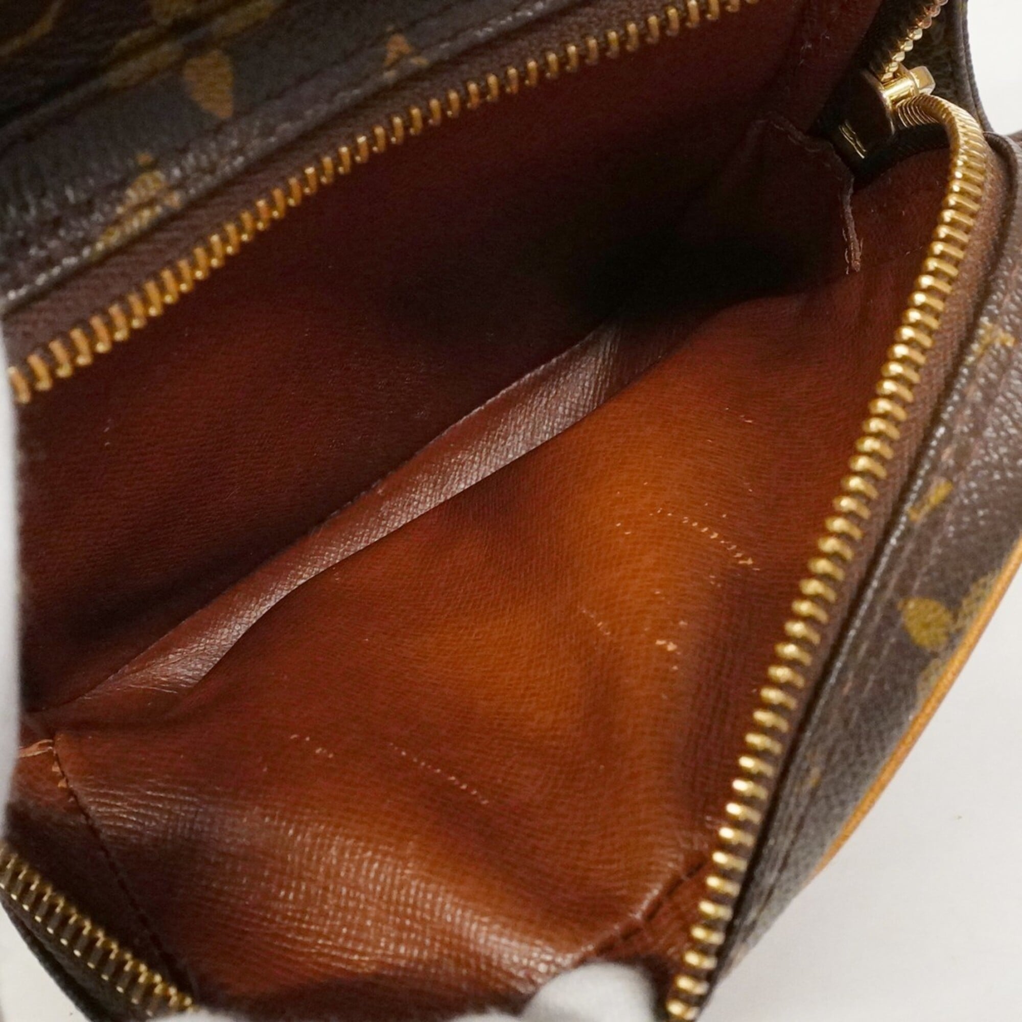 Louis Vuitton Brown Shoulder Bag (Pre-Owned)
