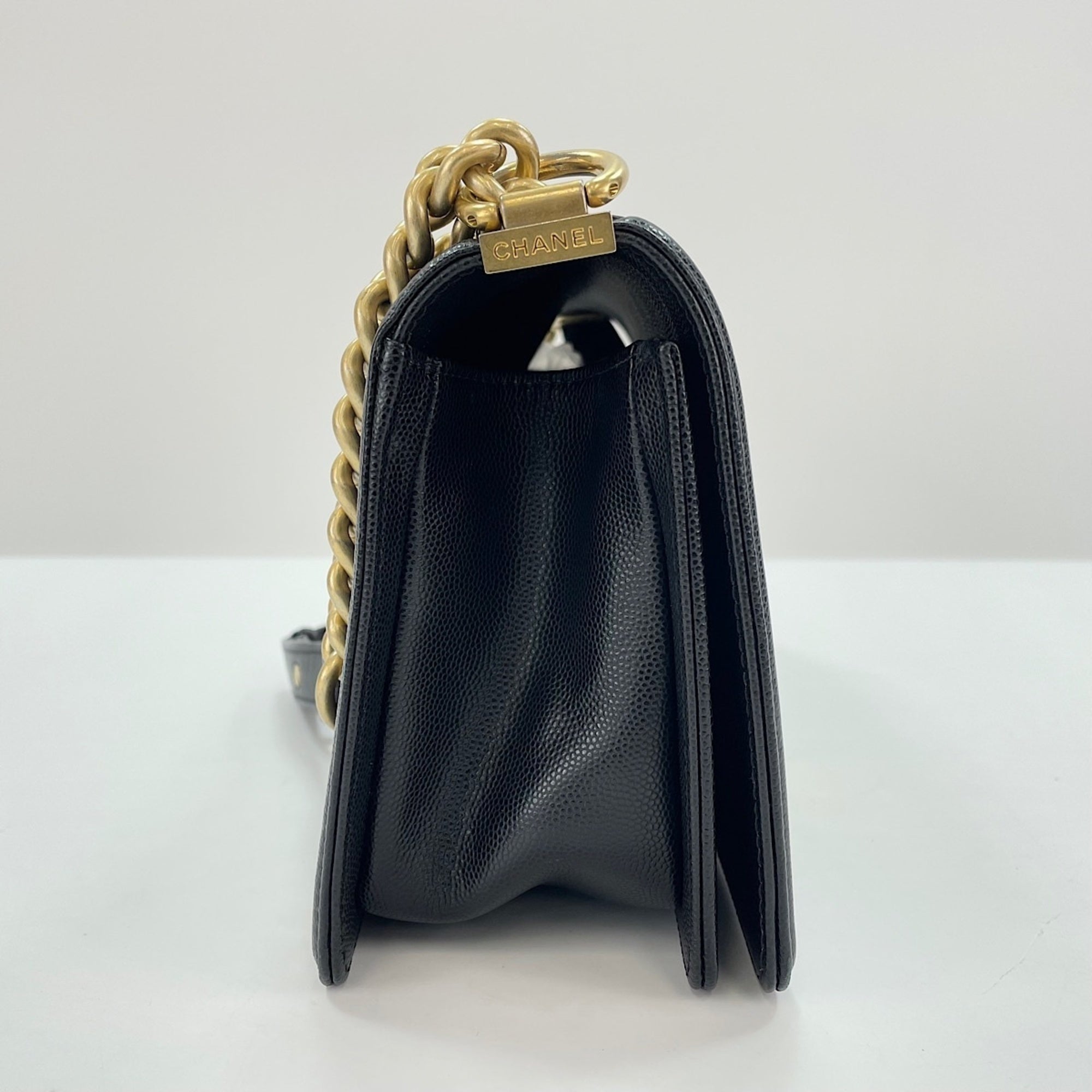 Chanel Black Shoulder Bag (Pre-Owned)