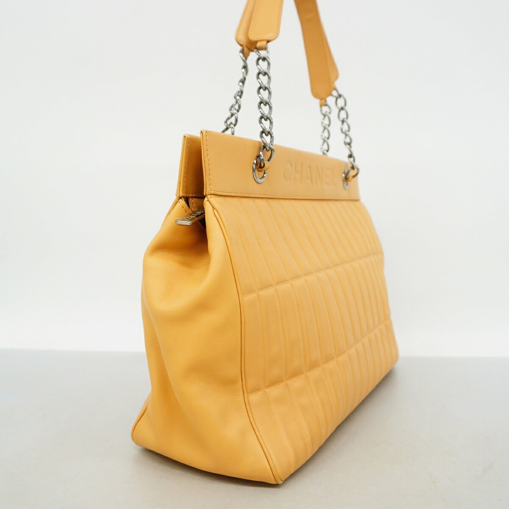 Chanel Beige Leather Tote Bag (Pre-Owned)