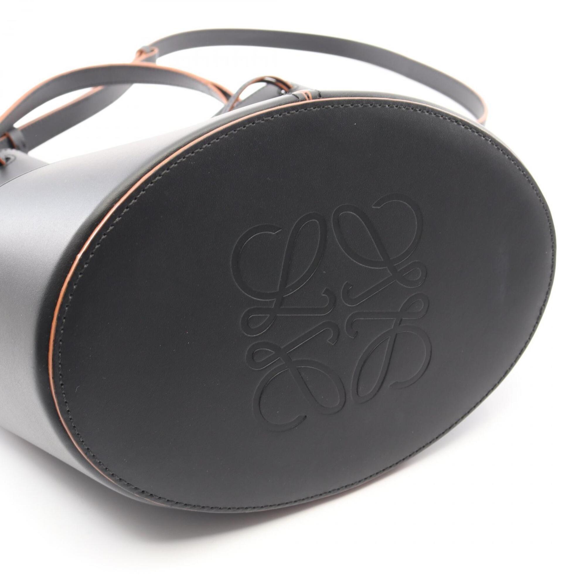 Loewe Black Leather Handbag Shoulder Bag (Pre-Owned)