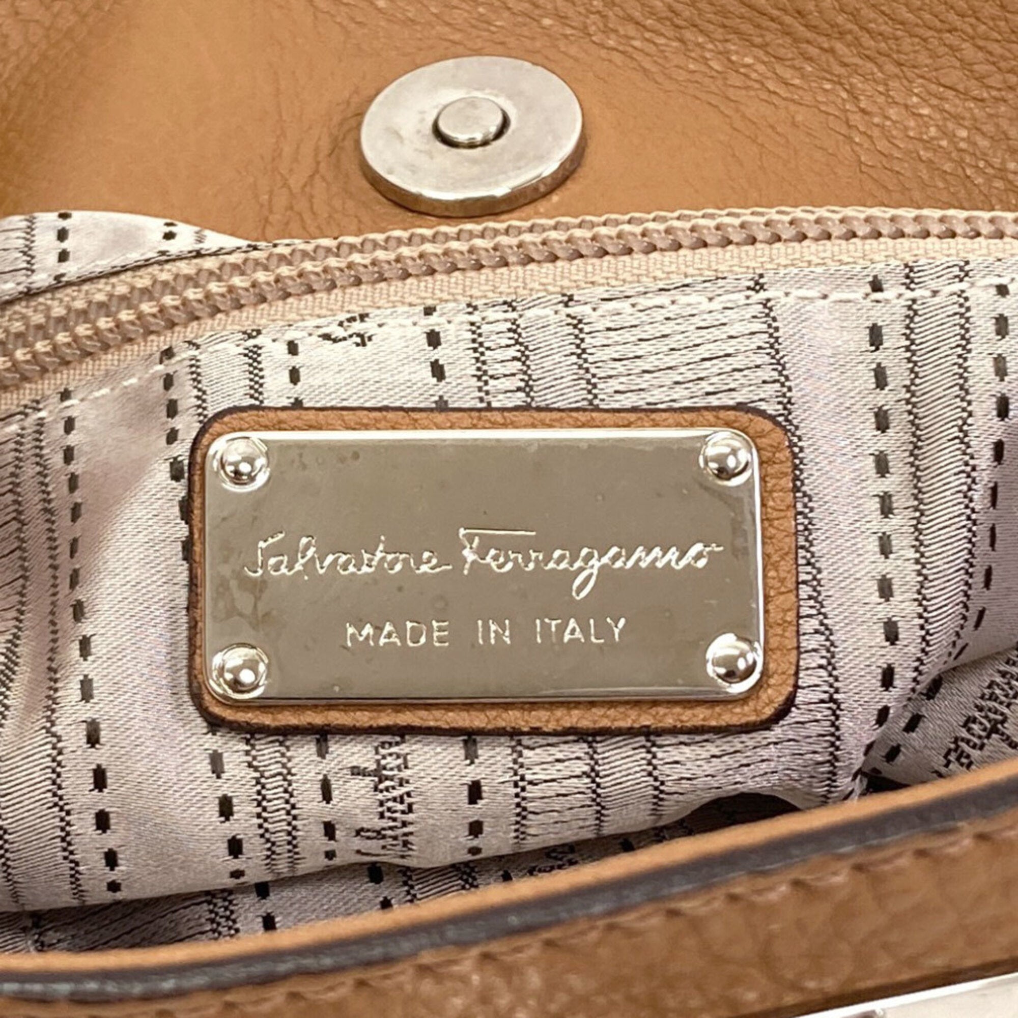 Salvatore Ferragamo Brown Leather Shoulder Bag (Pre-Owned)