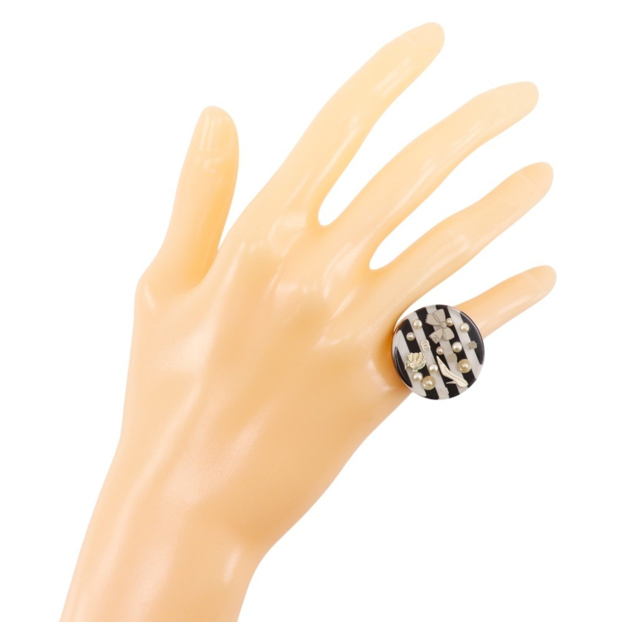Chanel Black White Resin Band Ring (Pre-Owned)