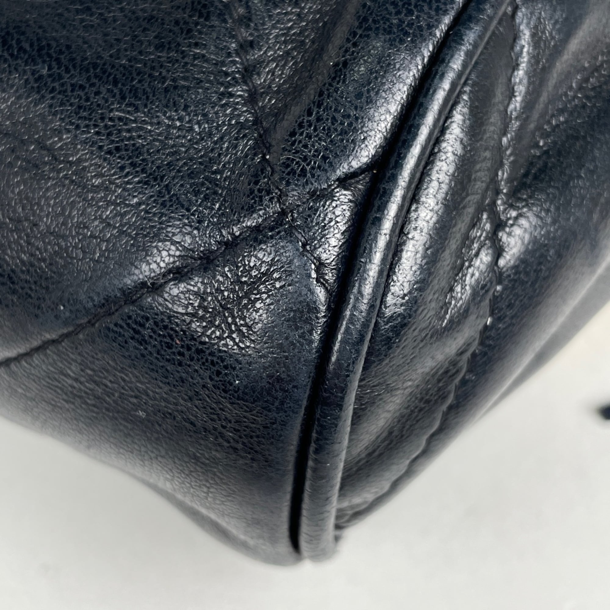 Chanel Navy Leather Shoulder Bag (Pre-Owned)