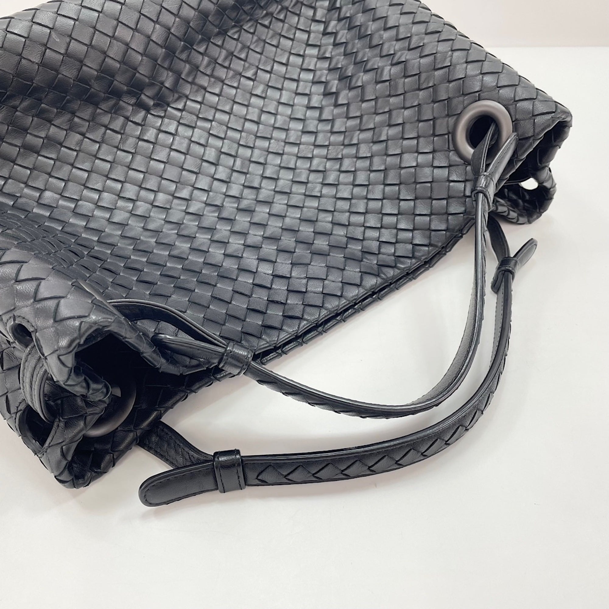 Bottega Veneta Black Handbag (Pre-Owned)