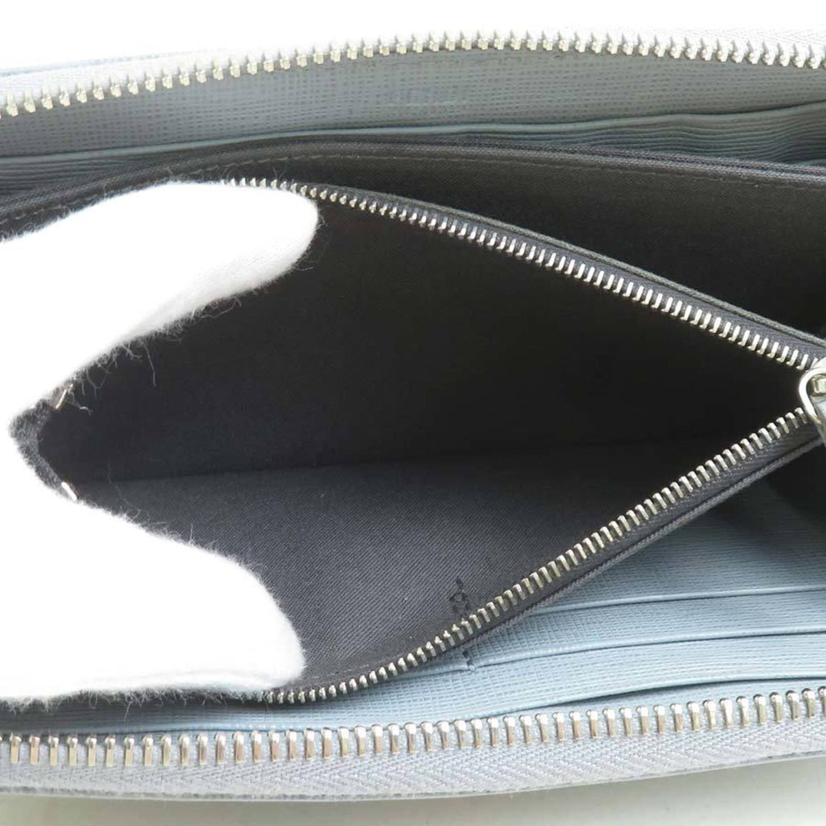 Fendi Light Gray Leather Long Wallet (Bi-Fold) (Pre-Owned)