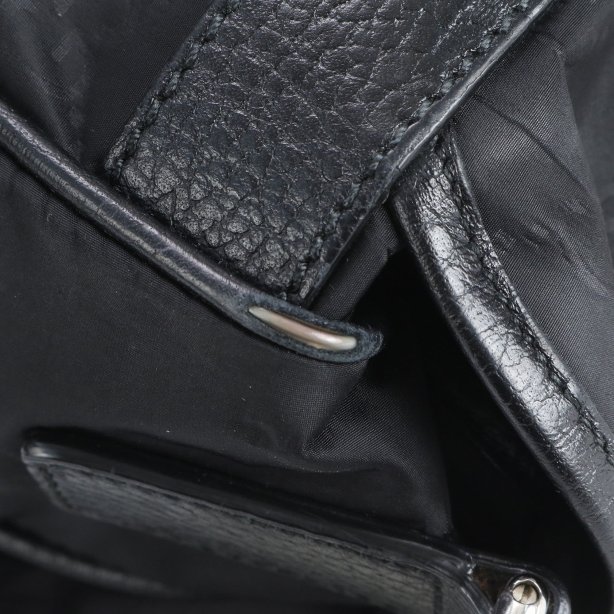 Gucci Black Nylon Leather Shoulder Bag (Pre-Owned)