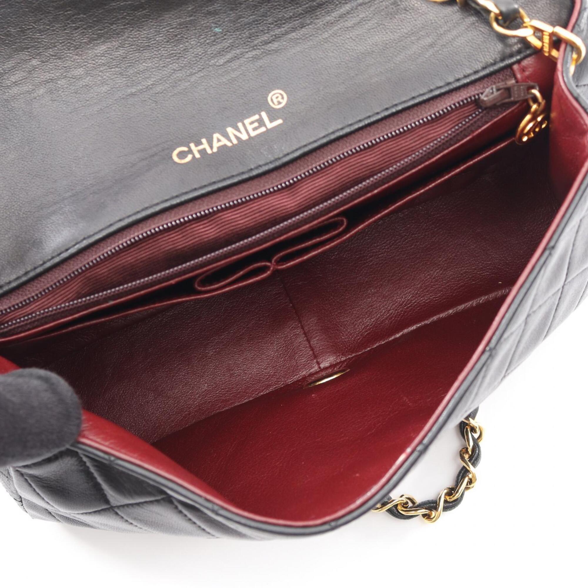 Chanel Black Leather Handbag Shoulder Bag (Pre-Owned)