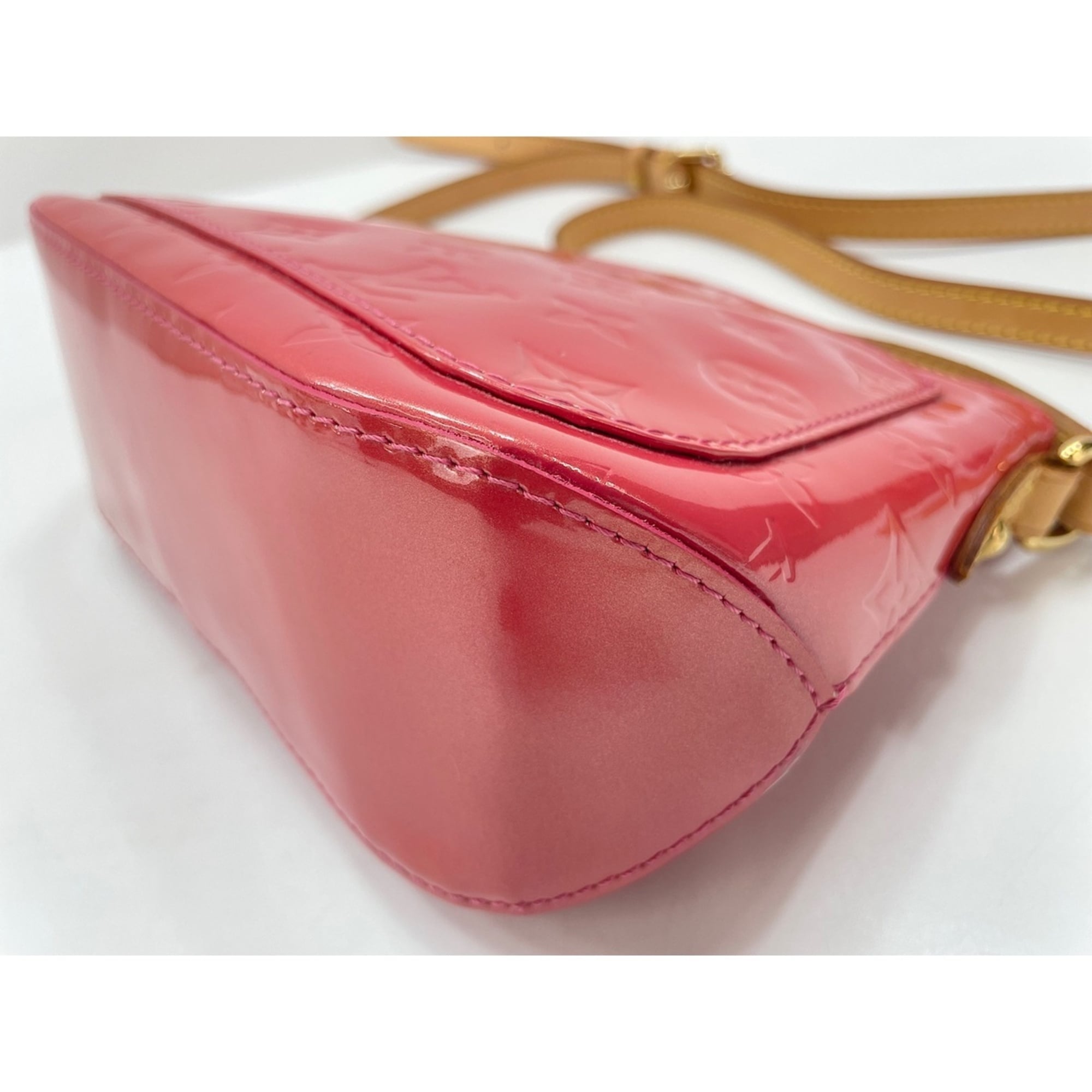Louis Vuitton Red Color Vernis Shoulder Bag (Pre-Owned)