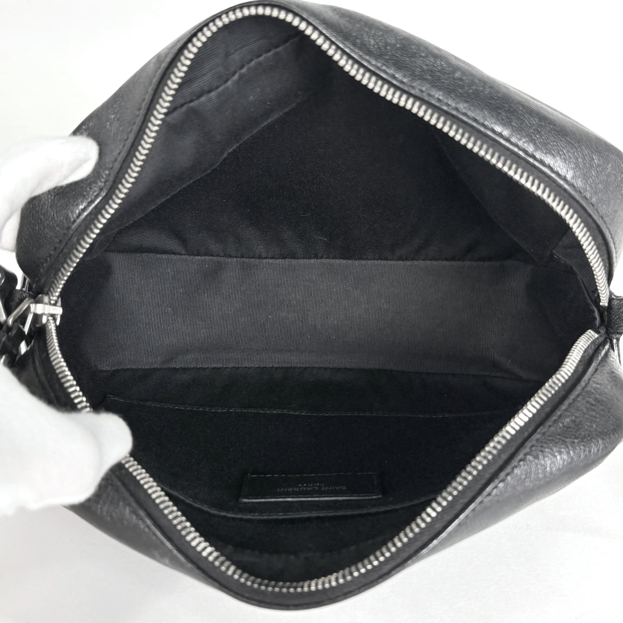 Yves Saint Laurent Black Leather Shoulder Bag (Pre-Owned)