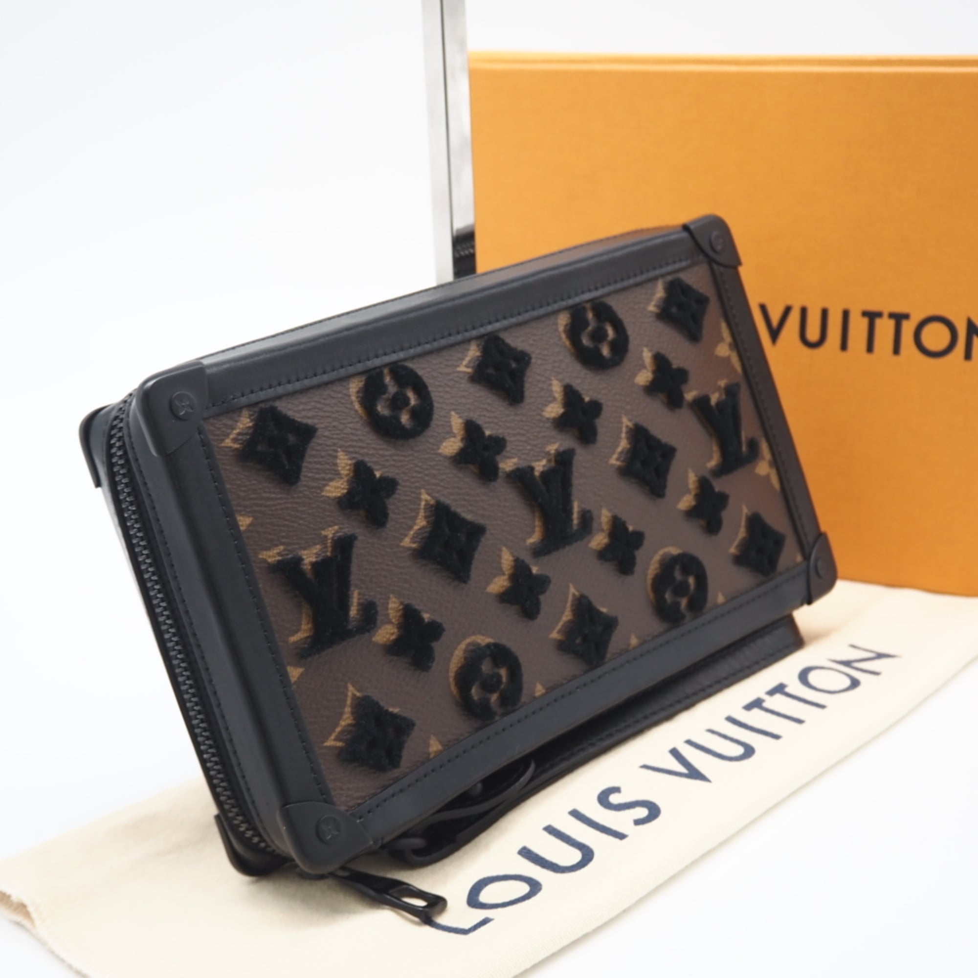Louis Vuitton Black Brown Monogram Monogram Clutch Bag (Pre-Owned)