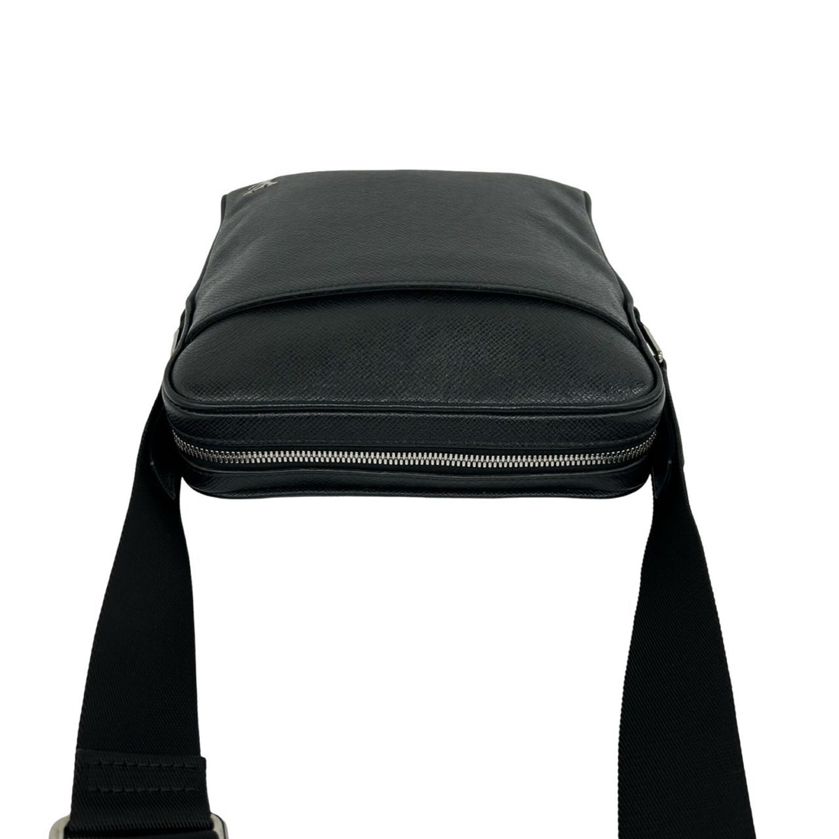 Louis Vuitton Black Leather Pochette Shoulder Bag (Pre-Owned)