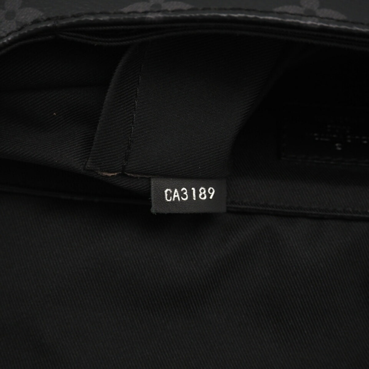 Louis Vuitton Gray Coated Canvas Shoulder Bag (Pre-Owned)
