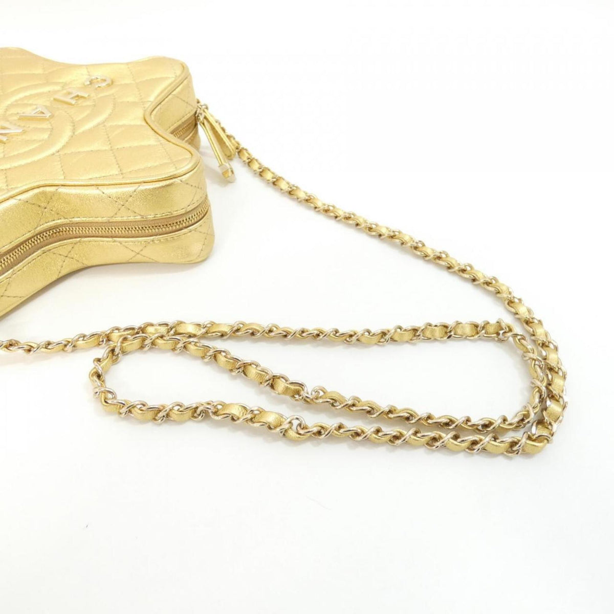Chanel Gold Shoulder Bag (Pre-Owned)