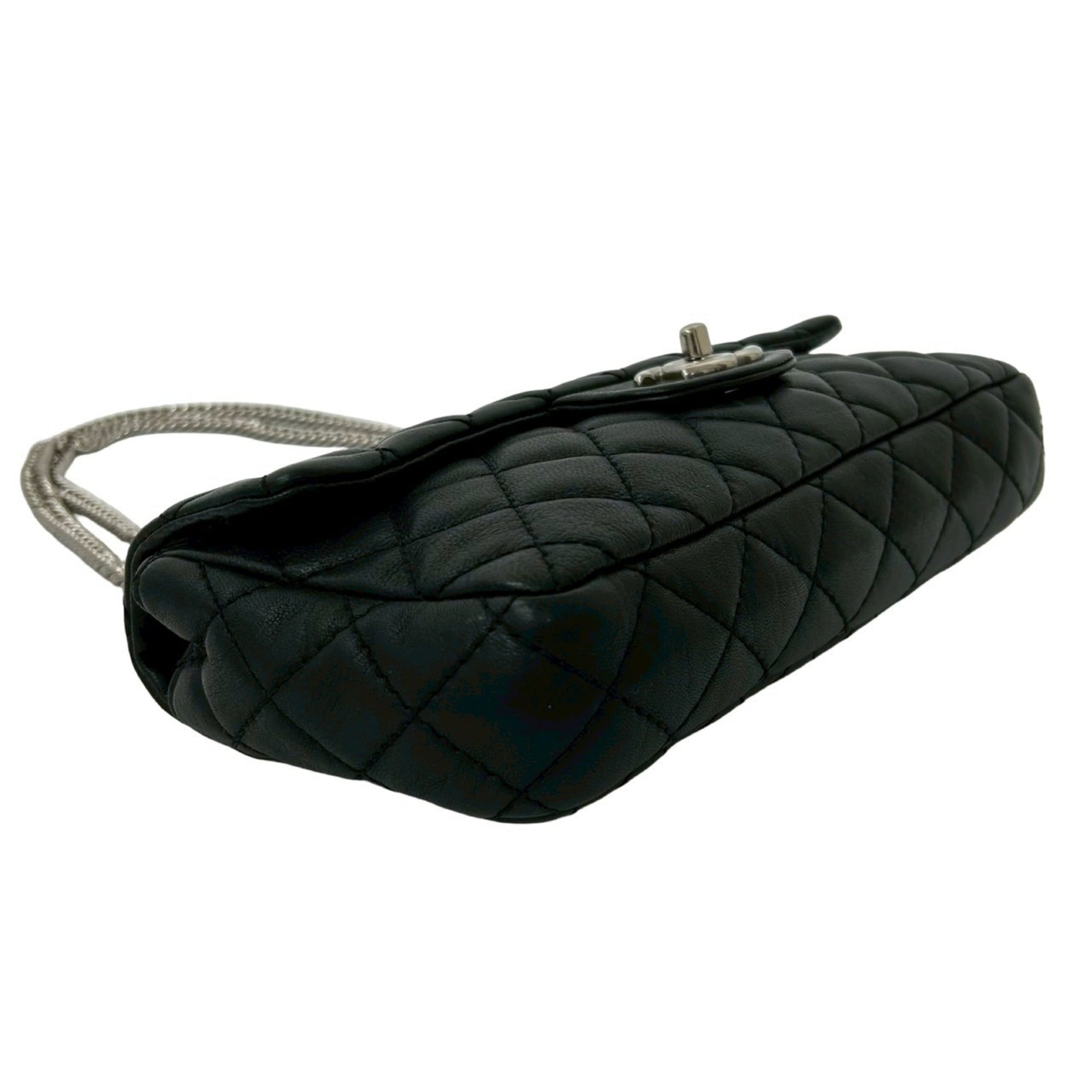 Chanel Black Leather Shoulder Bag (Pre-Owned)