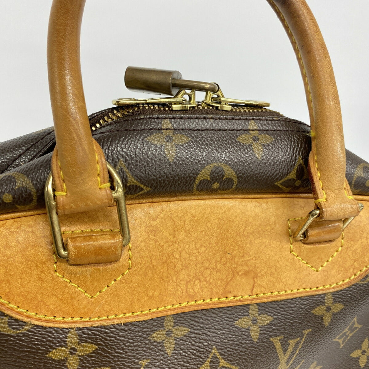 Louis Vuitton Brown Handbag (Pre-Owned)