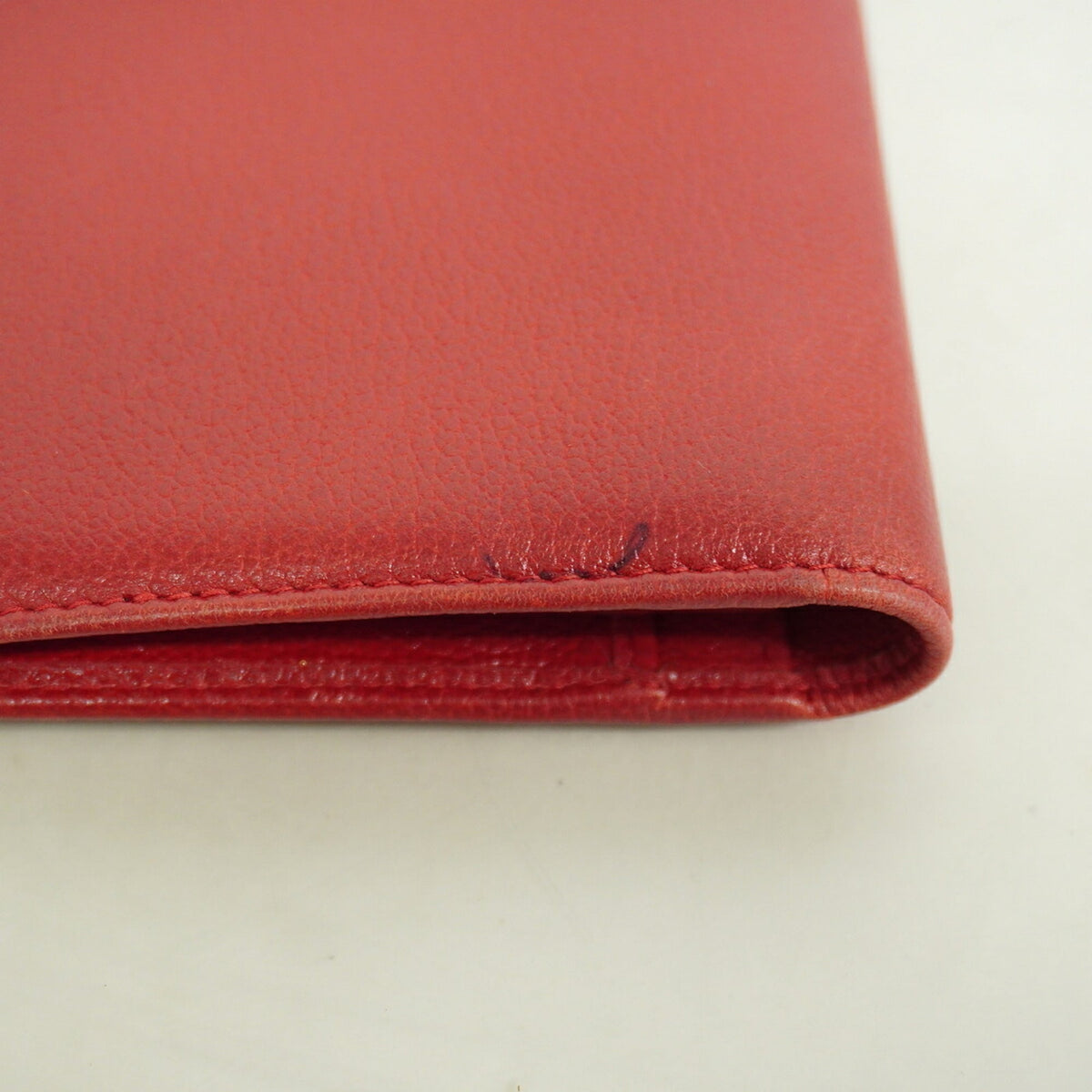 Chanel Red Color Leather Long Wallet (Bi-Fold) (Pre-Owned)