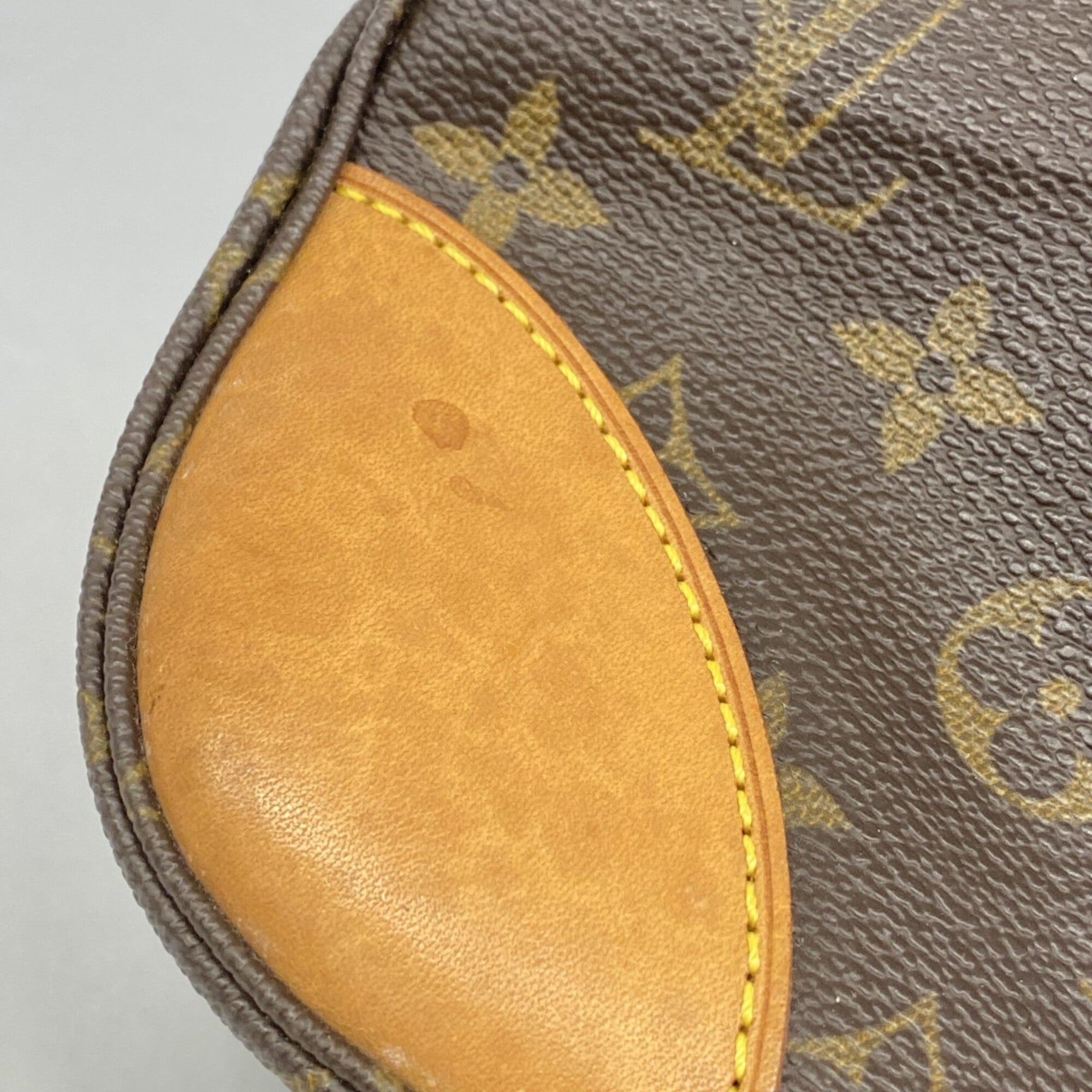 Louis Vuitton Brown Shoulder Bag (Pre-Owned)