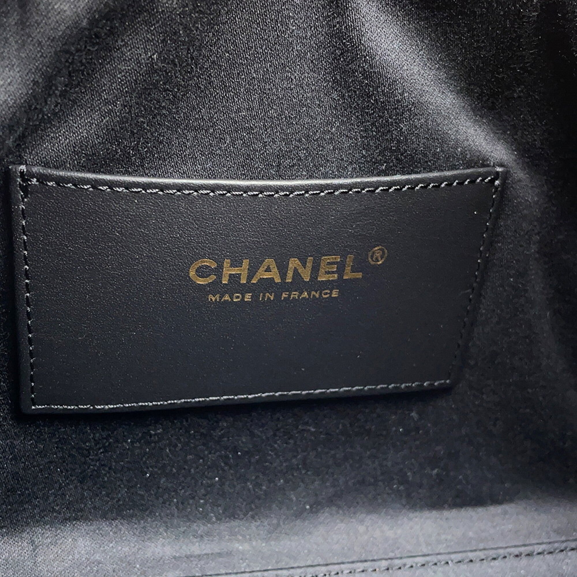 Chanel Black Grained Calfskin Handbag Shoulder Bag (Pre-Owned)