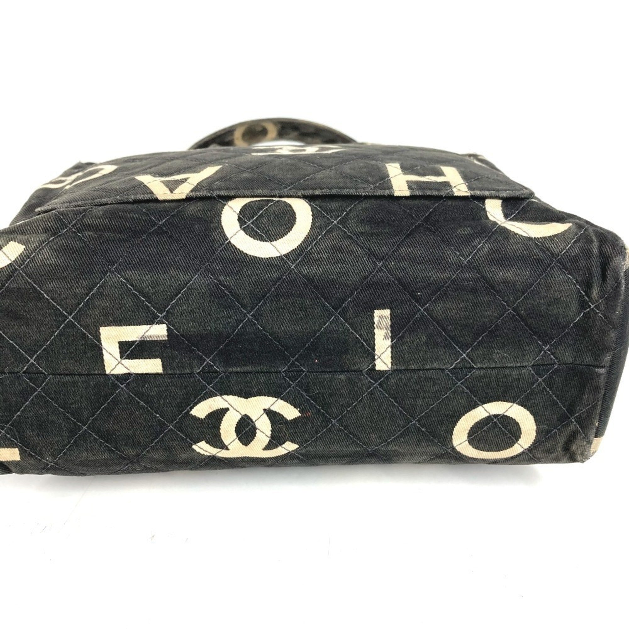 Chanel Black White Canvas Handbag Tote Bag (Pre-Owned)