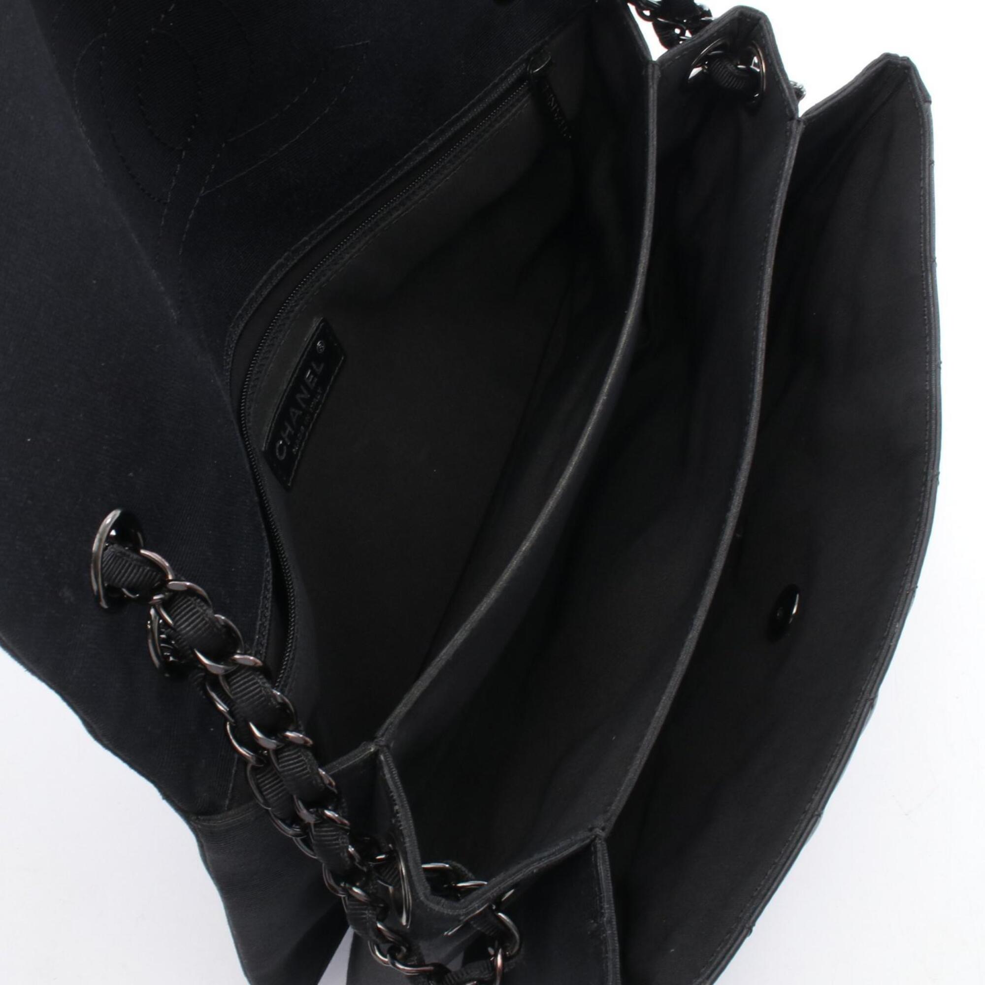 Chanel Black Canvas Leather Handbag Shoulder Bag (Pre-Owned)