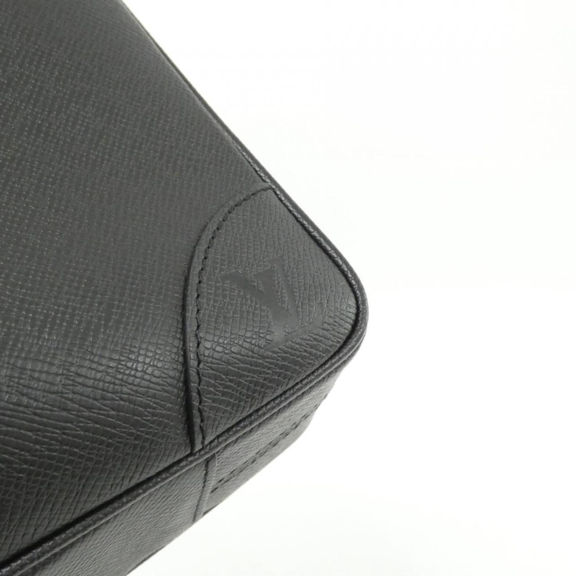 Louis Vuitton Black Leather Handbag (Pre-Owned)