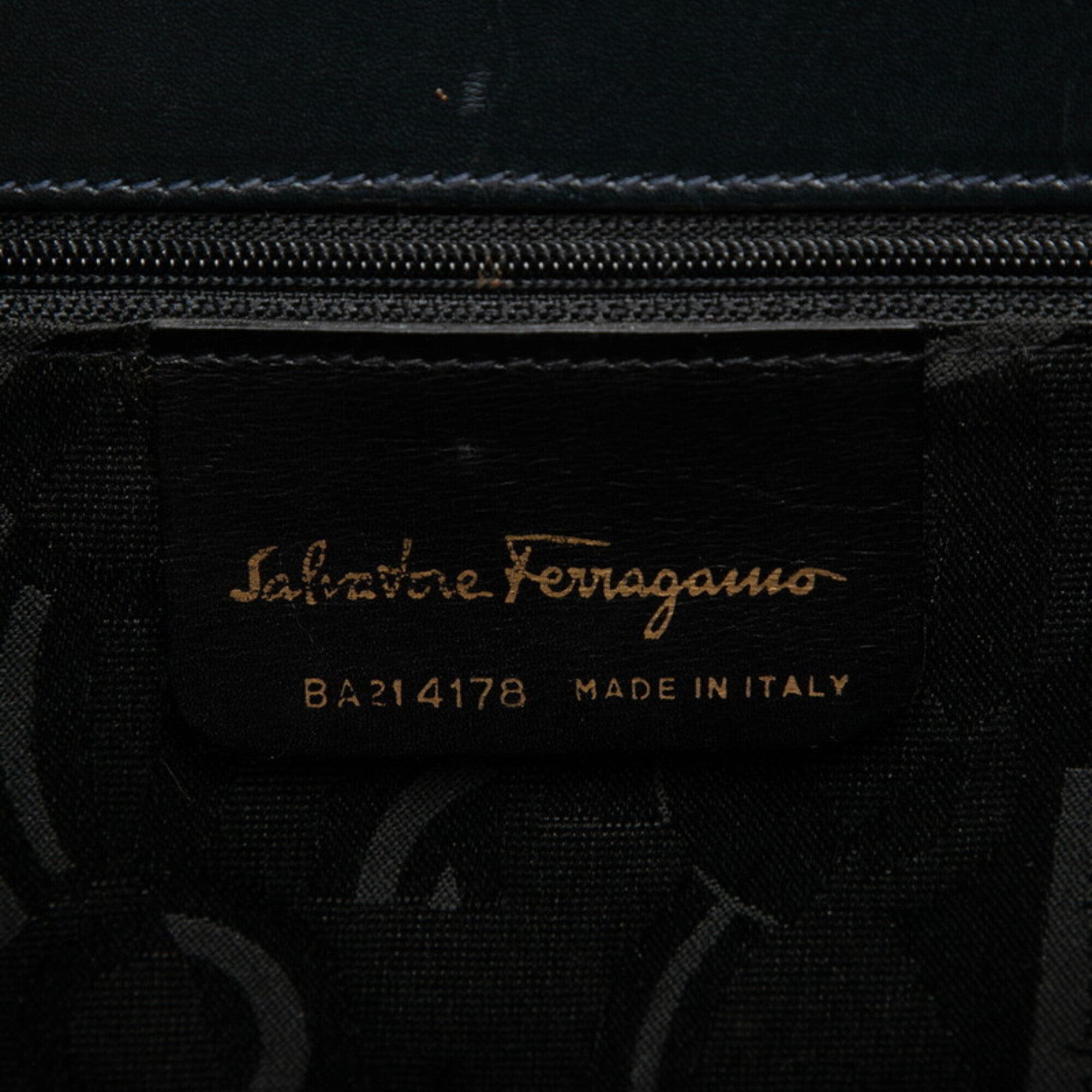Salvatore Ferragamo Navy Leather Handbag Shoulder Bag (Pre-Owned)
