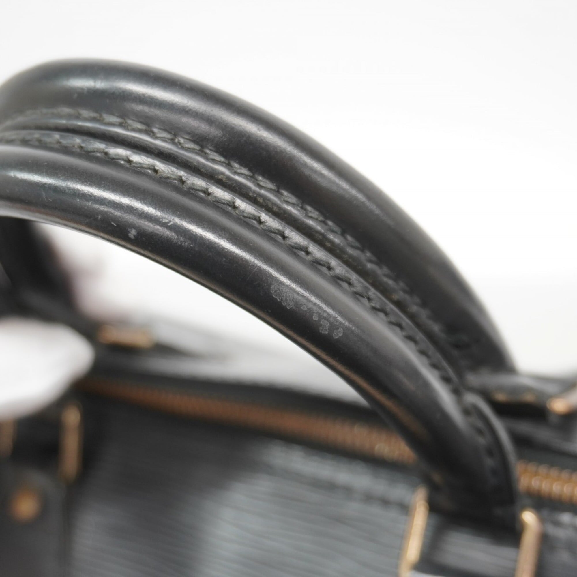 Louis Vuitton Noir Handbag (Pre-Owned)