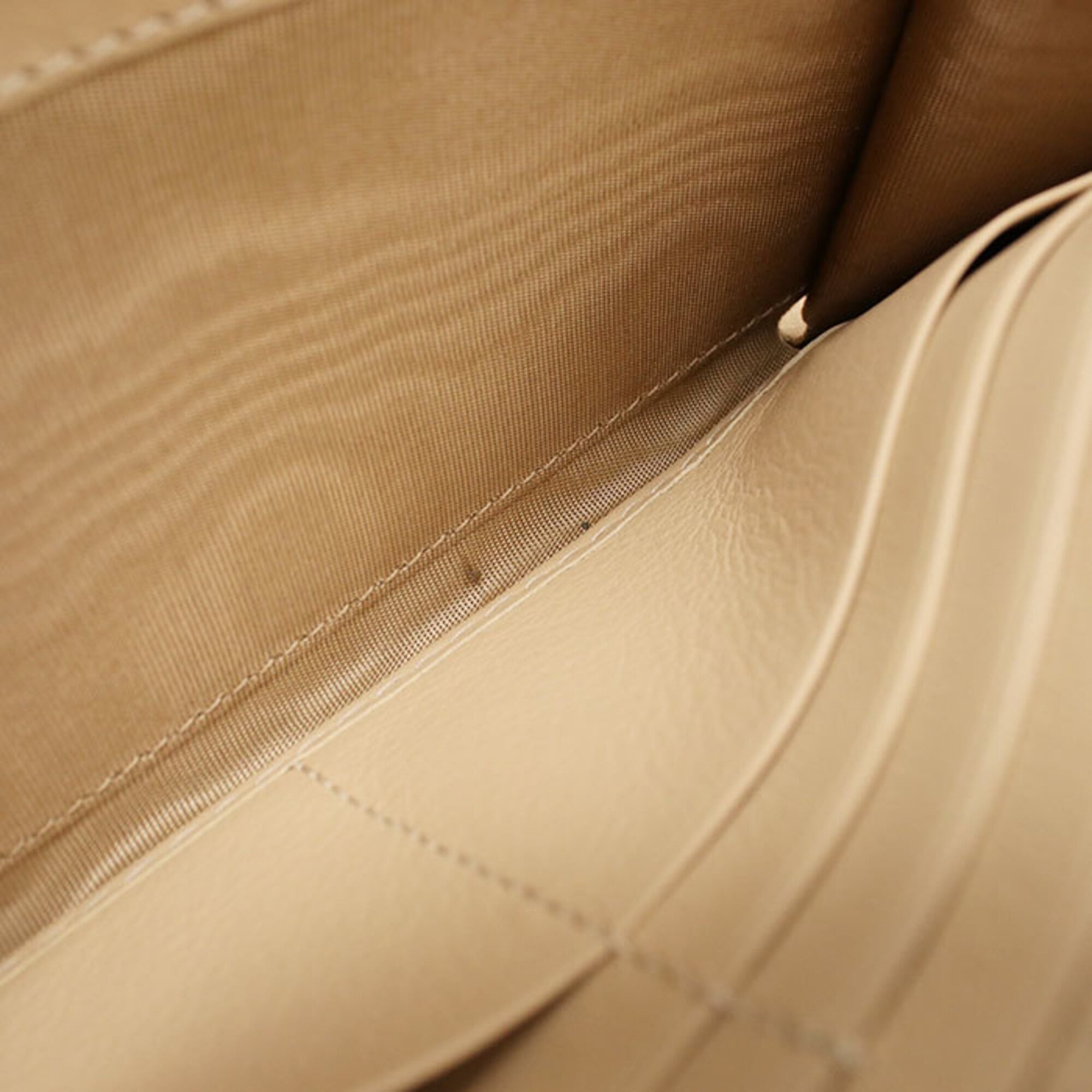 Gucci Beige Pvc Leather Long Wallet (Bi-Fold) (Pre-Owned)