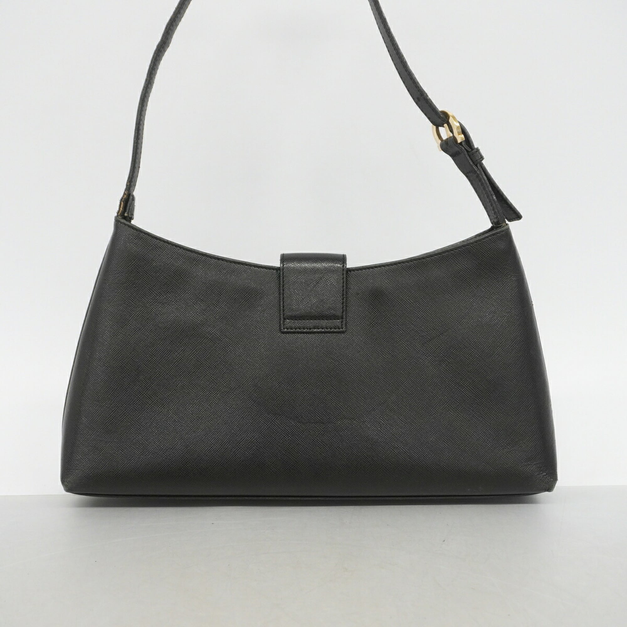 Salvatore Ferragamo Black Leather Shoulder Bag (Pre-Owned)