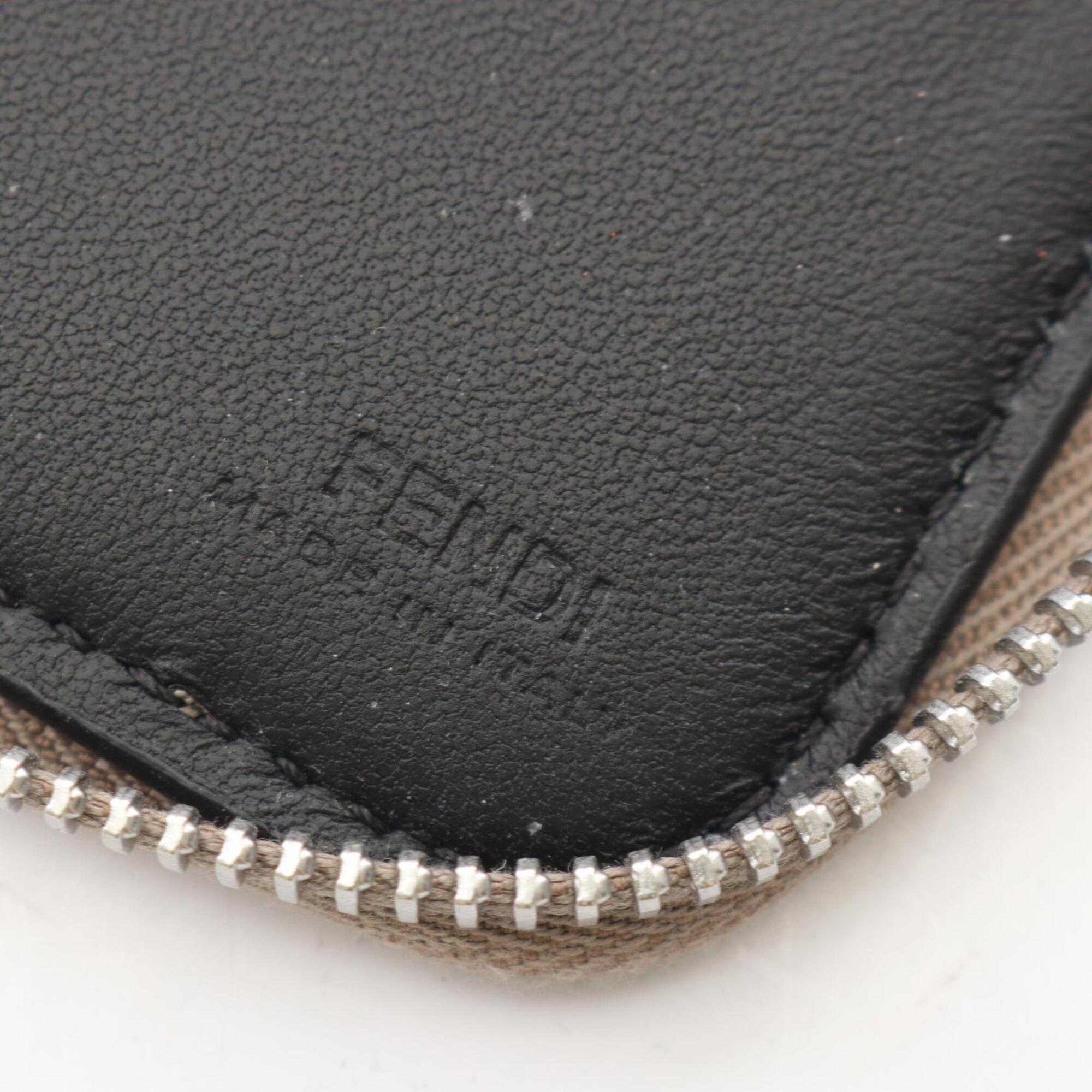 Fendi Beige Leather Clutch Bag (Pre-Owned)