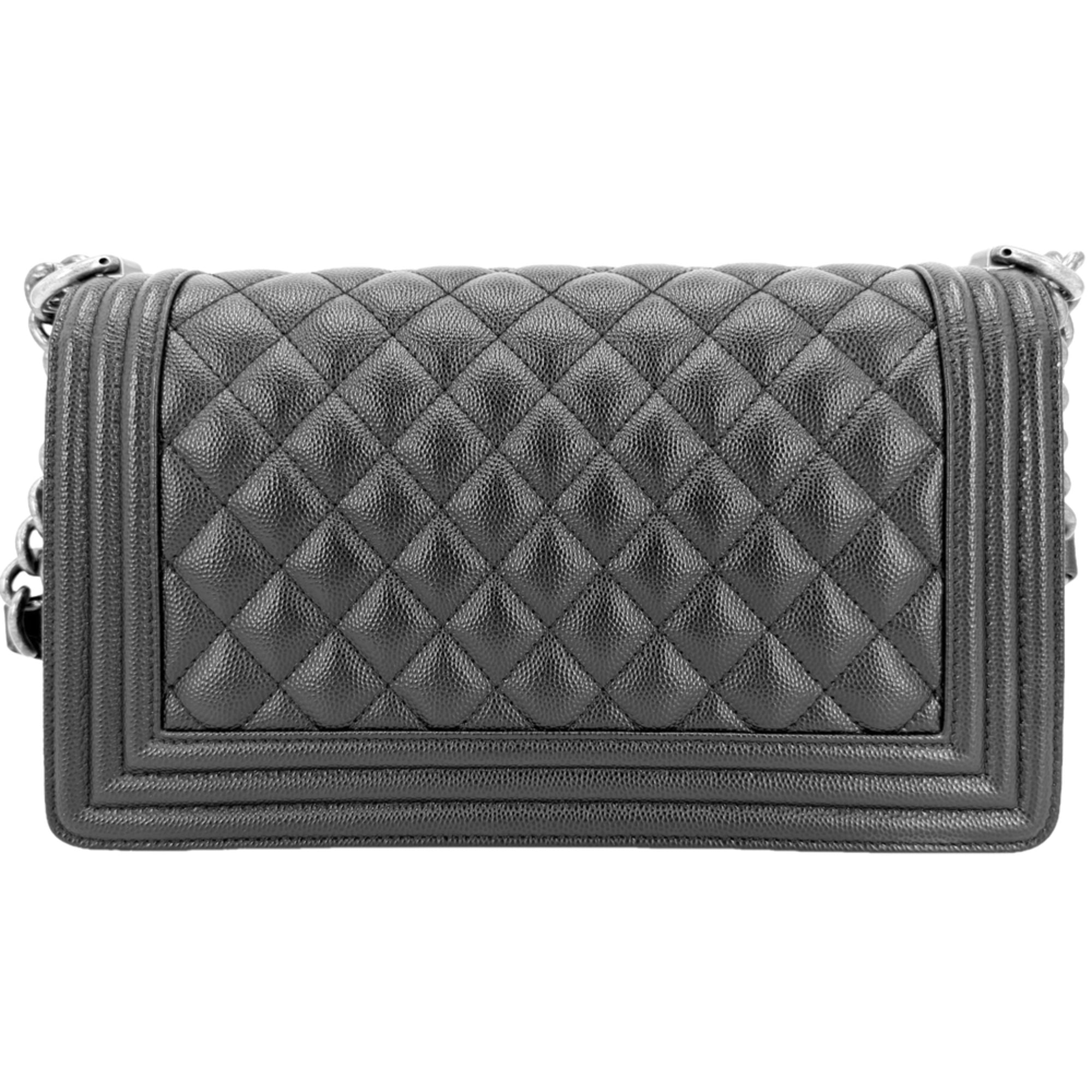 Chanel Matelasse Black Grained Calfskin Shoulder Bag (Pre-Owned)
