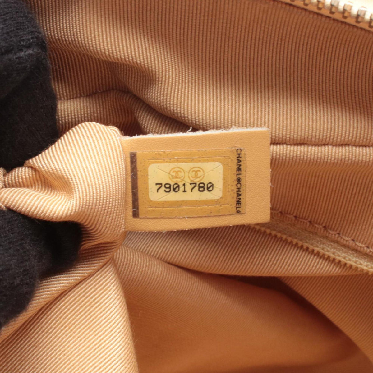 Chanel Beige Leather Handbag Shoulder Bag (Pre-Owned)
