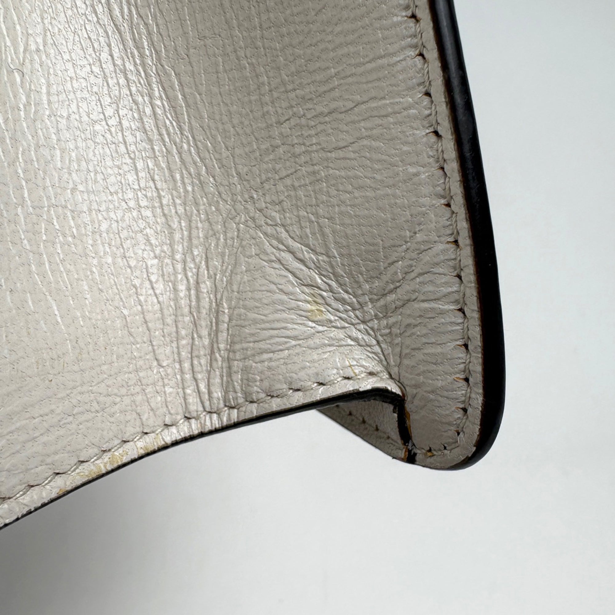 Gucci Ivory Leather Shoulder Bag (Pre-Owned)